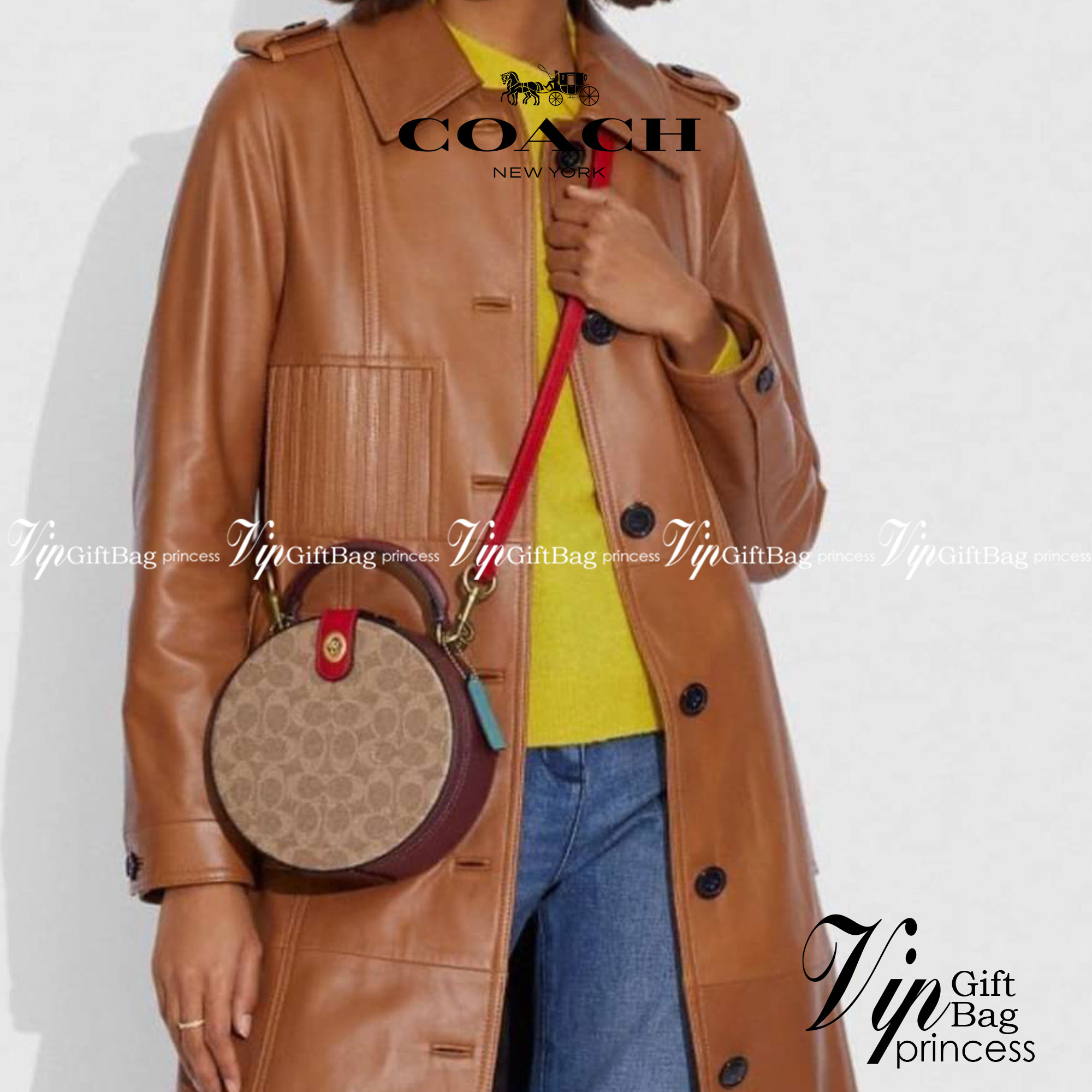 COACH LUNAR NEW YEAR CIRCLE BAG IN SIGNATURE CANVAS กระเป๋าทรงกลม ถือและสะพายข้างได้ วัสดุหนังแท้ ลาย C สวยหรู!! ตามแบบฉบับแบรนด์ ดูแพงมาก ราคาสุดคุ้มแบบนี้ ต้องมีไว้ใช้สักใบน้า!!