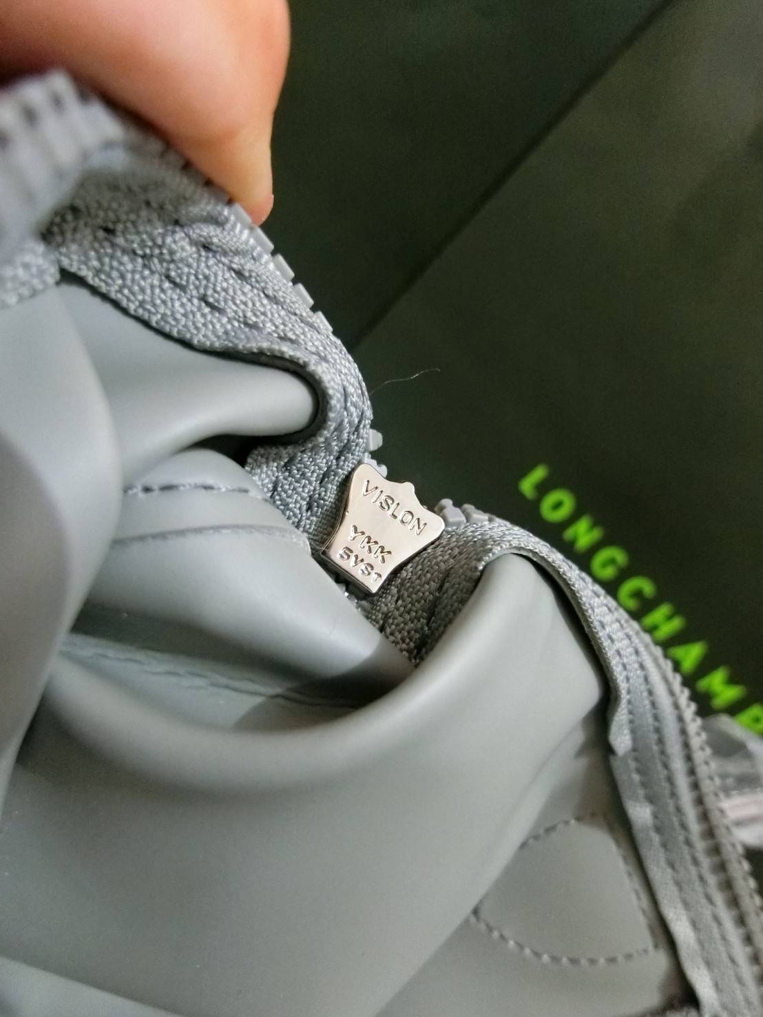 กระเป๋า Longchamp Le Pliage Neo Size M สินค้าใหม่ ของแท้เท่านั้น!!เป็นล็อตผลิตเกินออเดอร์จากโรงงาน มาพร้อมการ์ด/ถุงผ้าแบรนด์/ถุงกระดาษแบรนด์