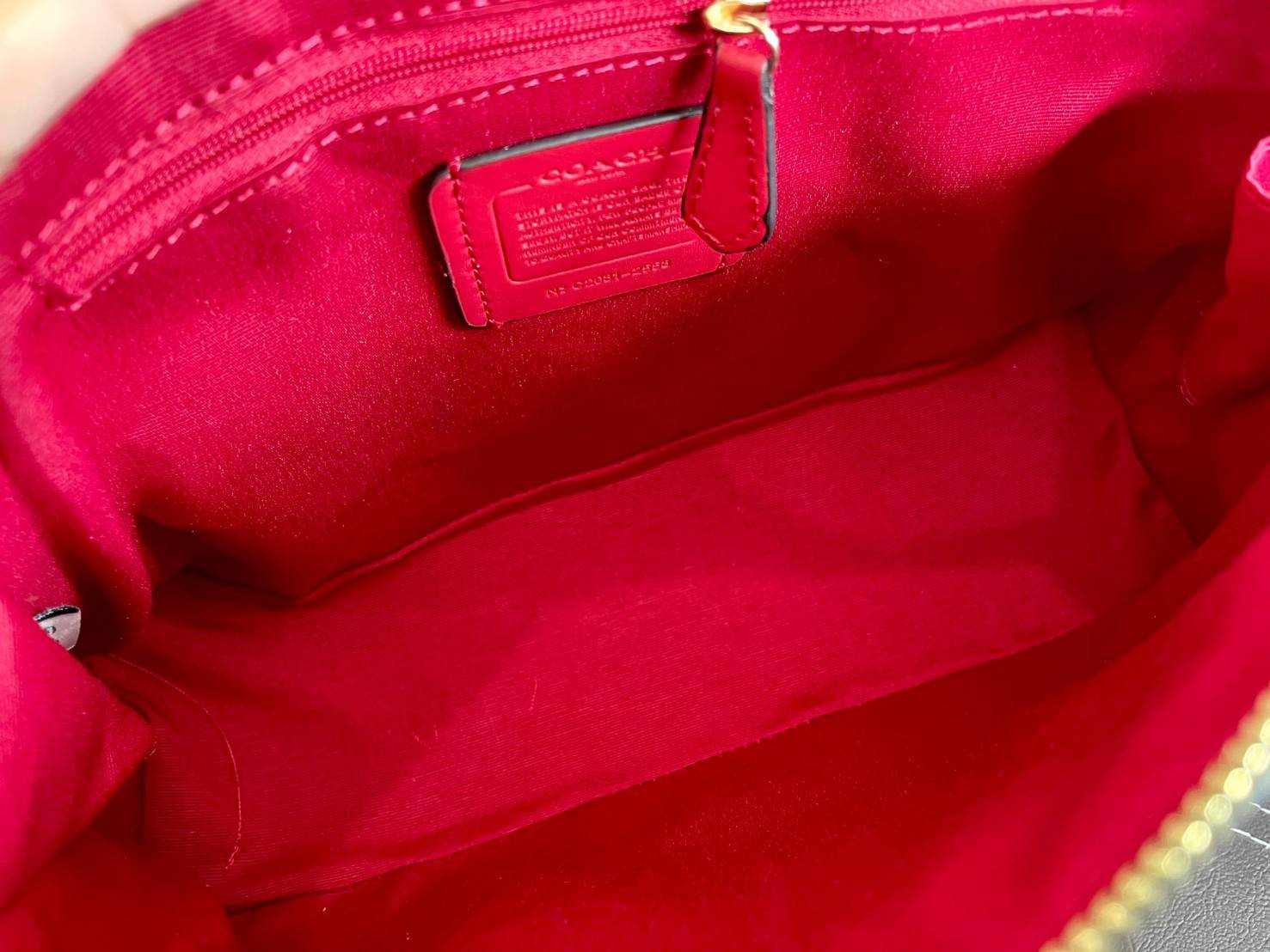 Coach KATY SATCHEL IN SIGNATURE CANVAS (C OACH 2558)