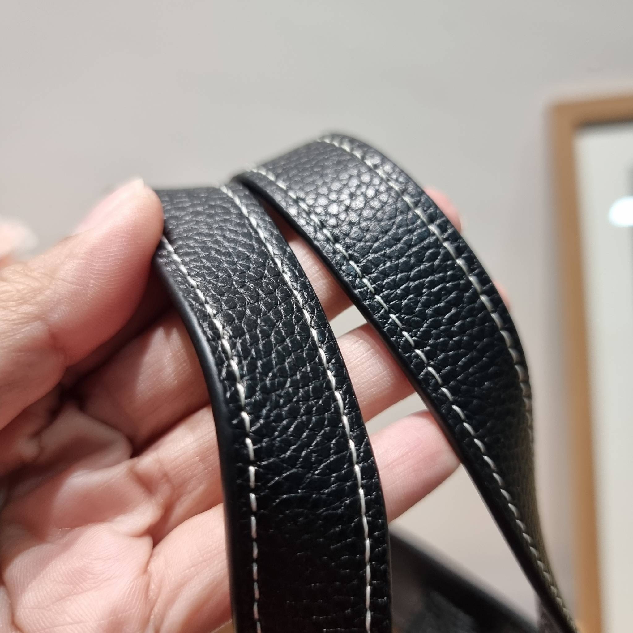 Coach Disney X Coach Dempsey Carryall In Signature Canvas With Patches CC873 คอลเลคชั่นใหม่ กับเหล่ายัยตัวร้าย ที่ไม่มีใครไม่รู้จัก!! กับกระเป๋าทรงโท้ท ไซส์ใหญ่ที่สามารถจุของได้แบบไม่ต้องกังวล ฟังก์ชั่นการใช้งานสะดวกที่สุด ดีไซน์ลวดลายแพทช์โดดเด่น มีทั้งส