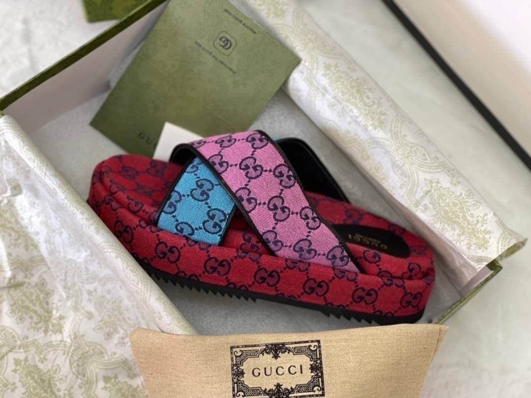 หนังแท้ GUCCI Denim Sandals / GG jacquard organic denim platform sandals / GG Shoes พร้อมส่งที่ไทย รองเท้าผ้าเดนิมเกรดเทพออริจินอล ภาพสินค้าถ่ายจากงานขายจริง ใช้งานต่างประเทศได้ค่ะ