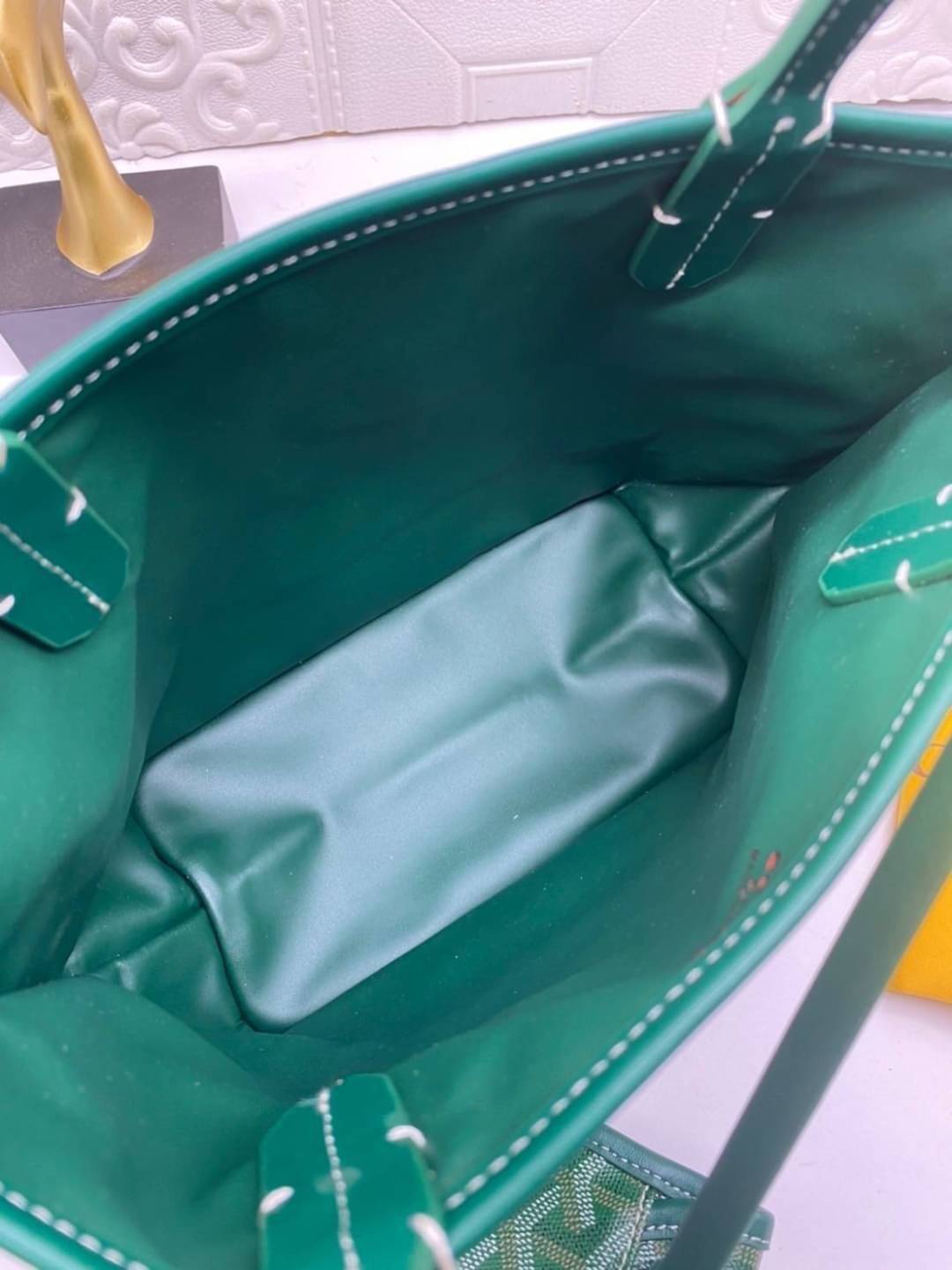 9 สี GOYARD ANJOU TOTE MINI / Goyard Mini Tote เกรดออริจินอลสลับแท้ ใช้งานต่างประเทศได้ ฮอตไอเท็ม กับกระเป๋าสะพายทรงโท้ท ไซส์มินิ กะทัดรัด มาครบสีขายดี เลิศทุกสี รูปทรงคลาสสิค ดีไซน์เป็นเอกลักษณ์ ใช้งานได้หลากหลาย