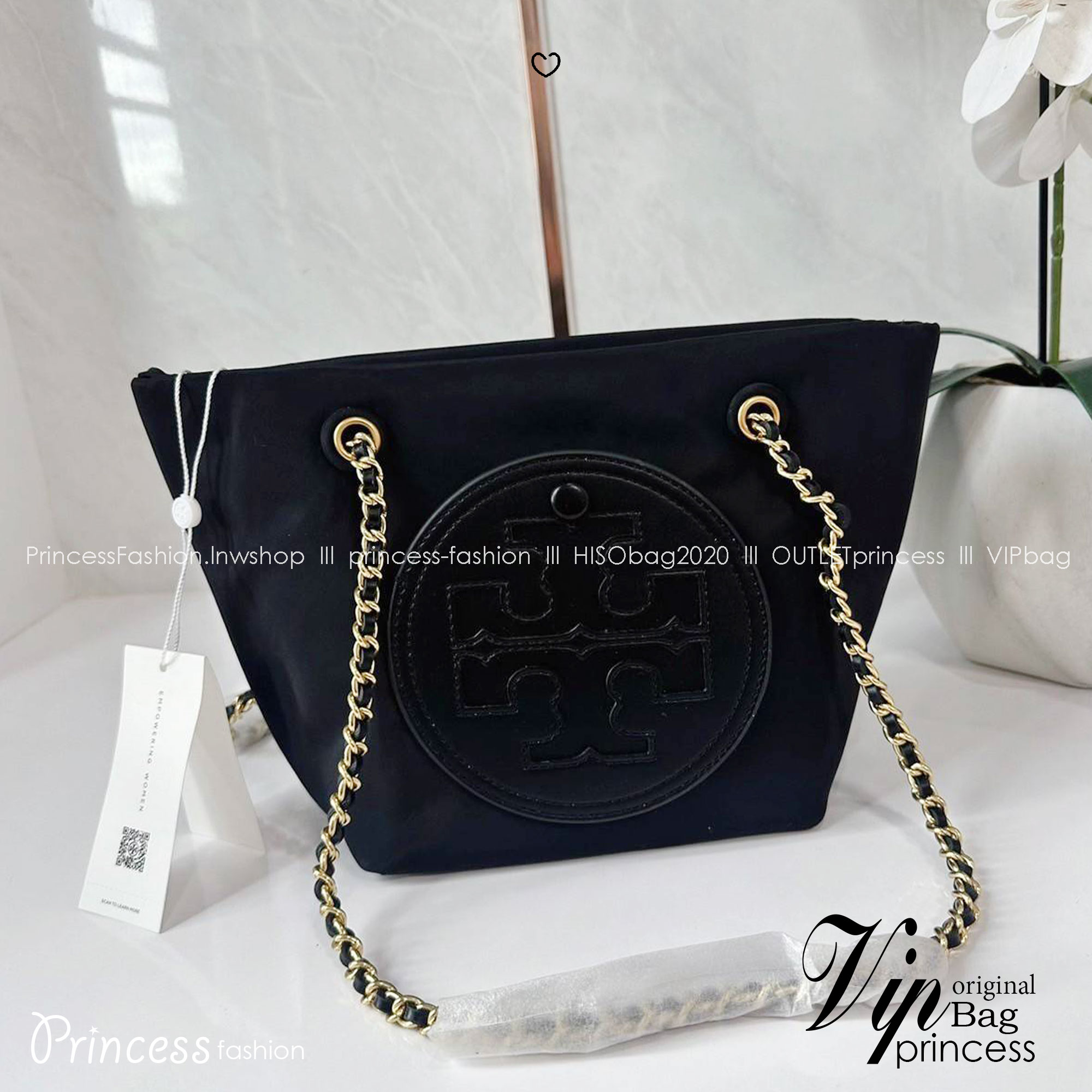 TORY BURCH Ella Chain Crossbody Nylon Bag กระเป๋าคล้องไหล่สายโซ่หรูหราโดดเด่นด้วยโลโก้หนังด้านหน้า สามารถปรับสะพายคอสบอดี้ สะพาลไหล่ได้