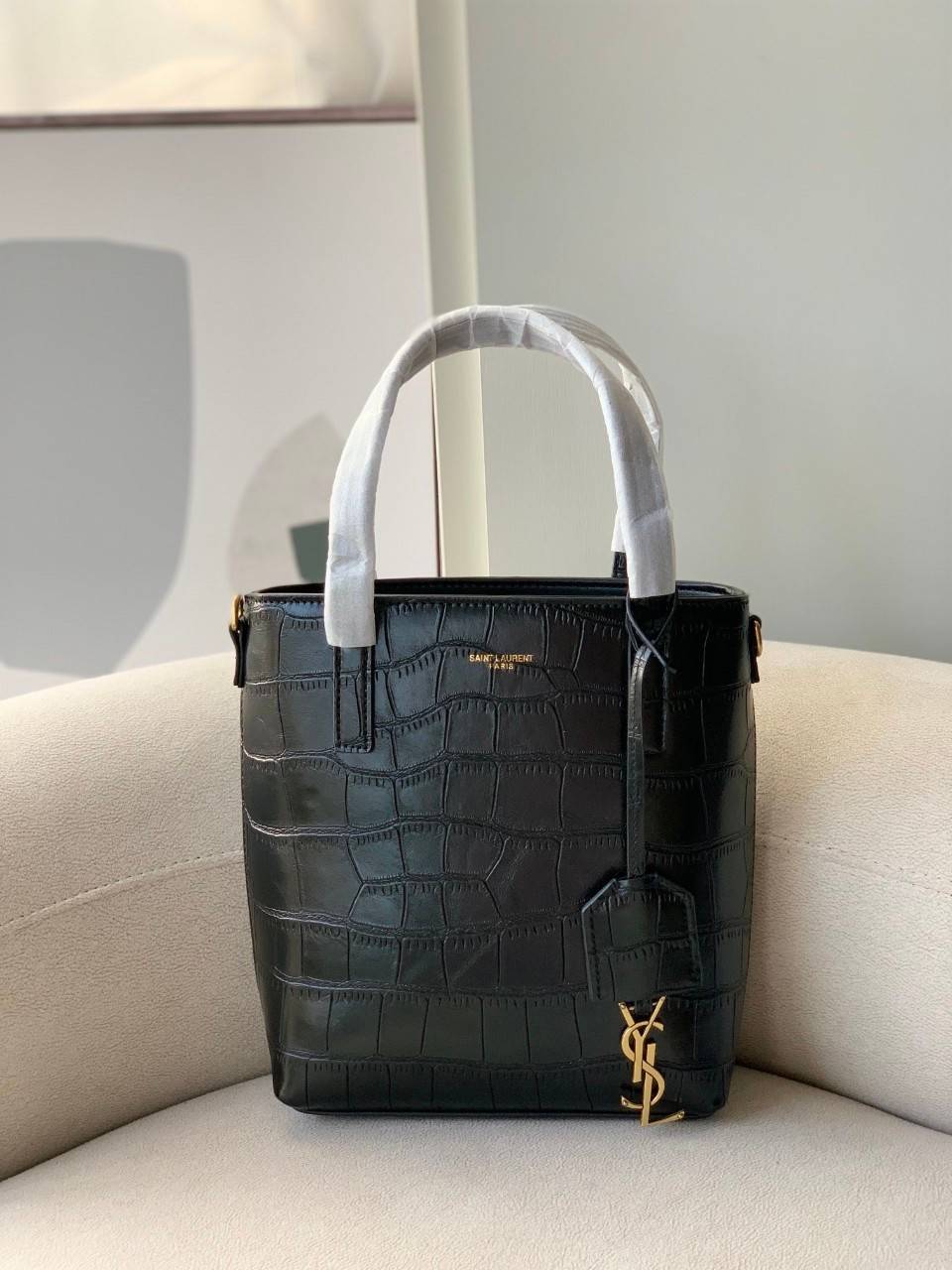 Large YSL CROC TOTE / YSL Toy croc-effect leather tote bag พร้อมส่งครบสองไซส์ *คู่ดูโอ้ สวยแบบตะโกนนน YSL BAG VIP วัสดุหนังสังเคราะห์ หนังนิ่มลายจรเข้เต็มใบ สวยหรูมาก