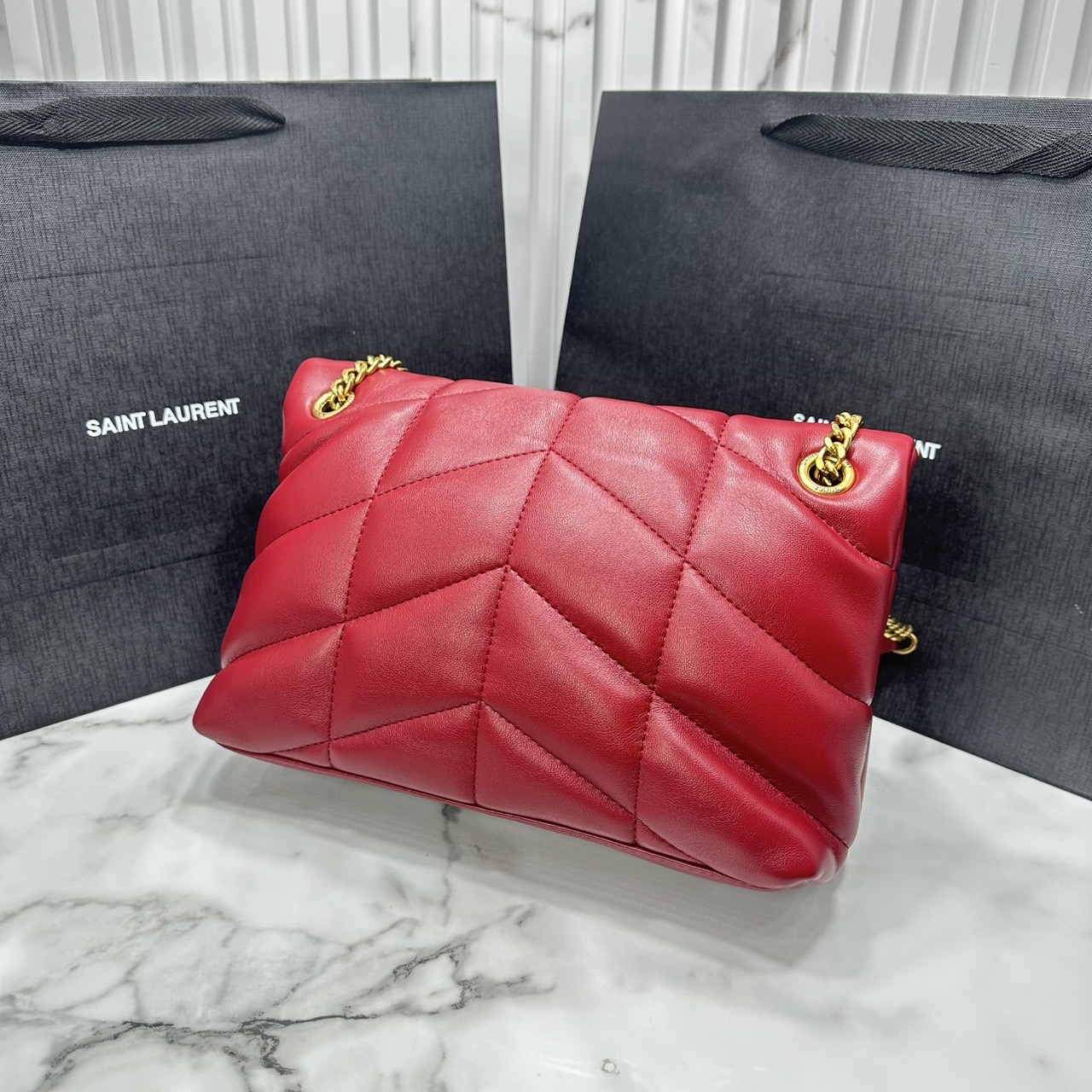 ORI หนังแท้ | 28cm YSL PUFFER SMALL in Nappa leather กระเป๋าสะพายรุ่นยอดนิยม ทรงสวย ใช้ได้บ่อยไม่มีเบื่อ วัสดุหนังสัมผัสนิ่มมือ ดีไซน์เรียบหรู ดูแพง สะพายได้หลากหลาย