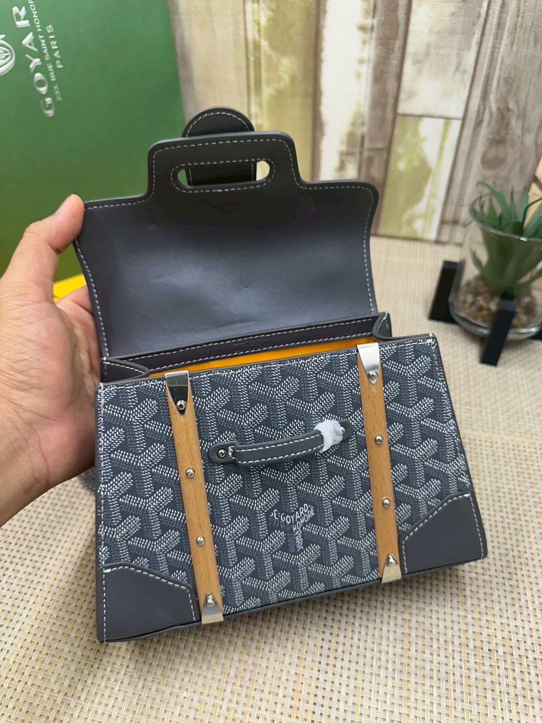 10 สี ORI หนังแท้ | GOYARD Saïgon Souple Mini Bag 20cm กระเป๋าถือ/สะพายดีไซน์หูจับไม้เป็นเอกลักษณ์ที่สวยหรูหราสง่างาม