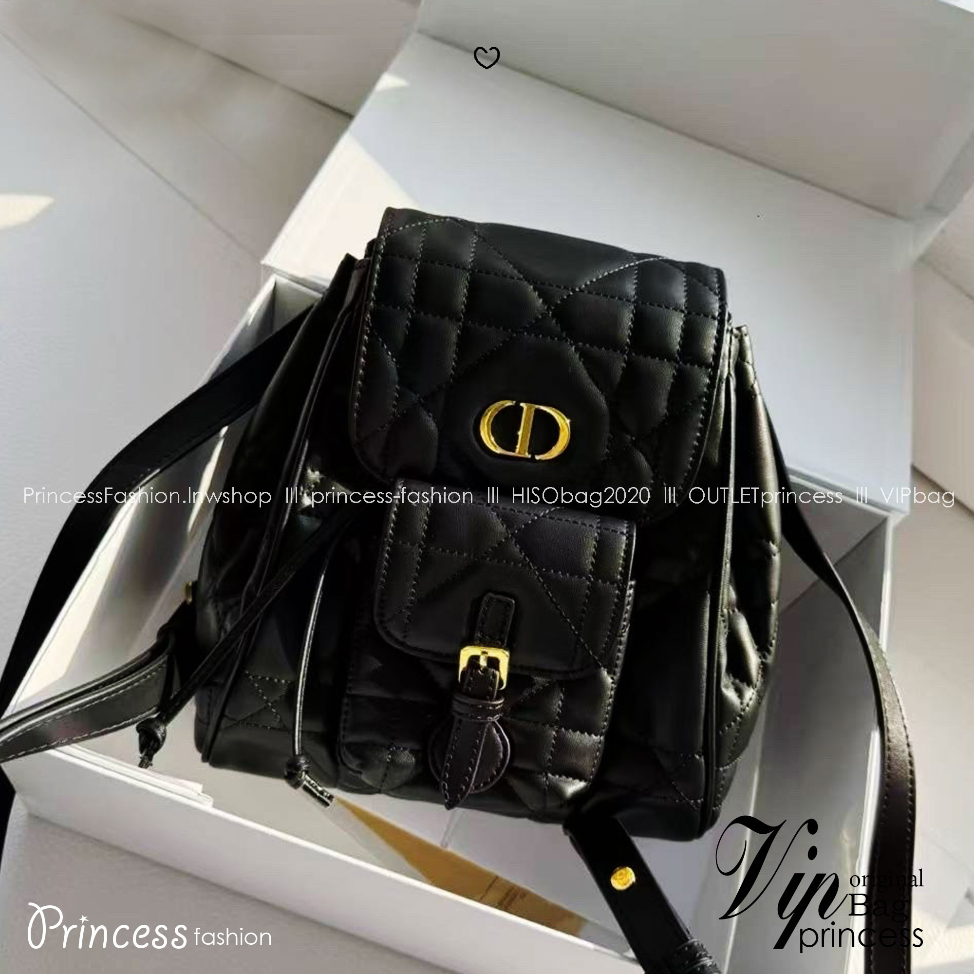 DIOR Small Caro Backpack กระเป๋าเป้ไซส์เล็กน่ารัก ดีไซน์ใหม่ หนังสวยเกินเรื่องมากๆ สัมผัสนิ่ม หรูหรา หูจับในตัวดีไซน์โค้งมนอะไหล่ทองสวยโดดเด่นไม่เหมือนใคร ที่สุดของความลัคชูต้องยกให้แบรนด์นี้