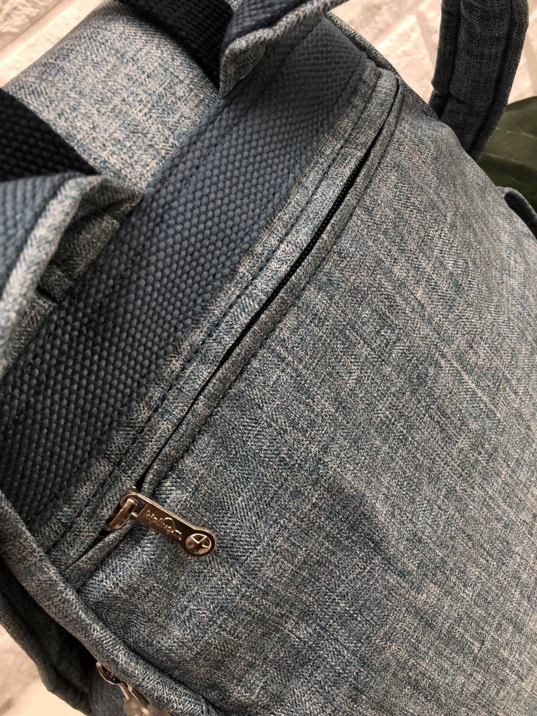 Kipling Disney's Alice in Wonderland Printed Backpack กระเป๋าเป้ Limited คอลเลคชั่น ALICE วัสดุ Denim+Polyester 100% เปิดปิดด้วยฝาปิด กระดุมแม่เหล็ก และซิปรอบ มาพร้อมพวงกุญเเจลิง ถอดเเยกใช้ได้ มีช่องซิปด้านหน้า และด้านหลัง พร้อมช่องใส่ของด้านข้าง 2 ด