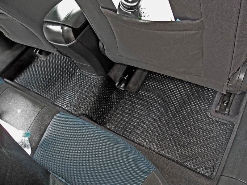 พรมปูพื้นรถยนต์ CHEVROLET CRUZE (5ชิ้น) กระดุมเม็ดเล็กรีดขอบ สีดำ