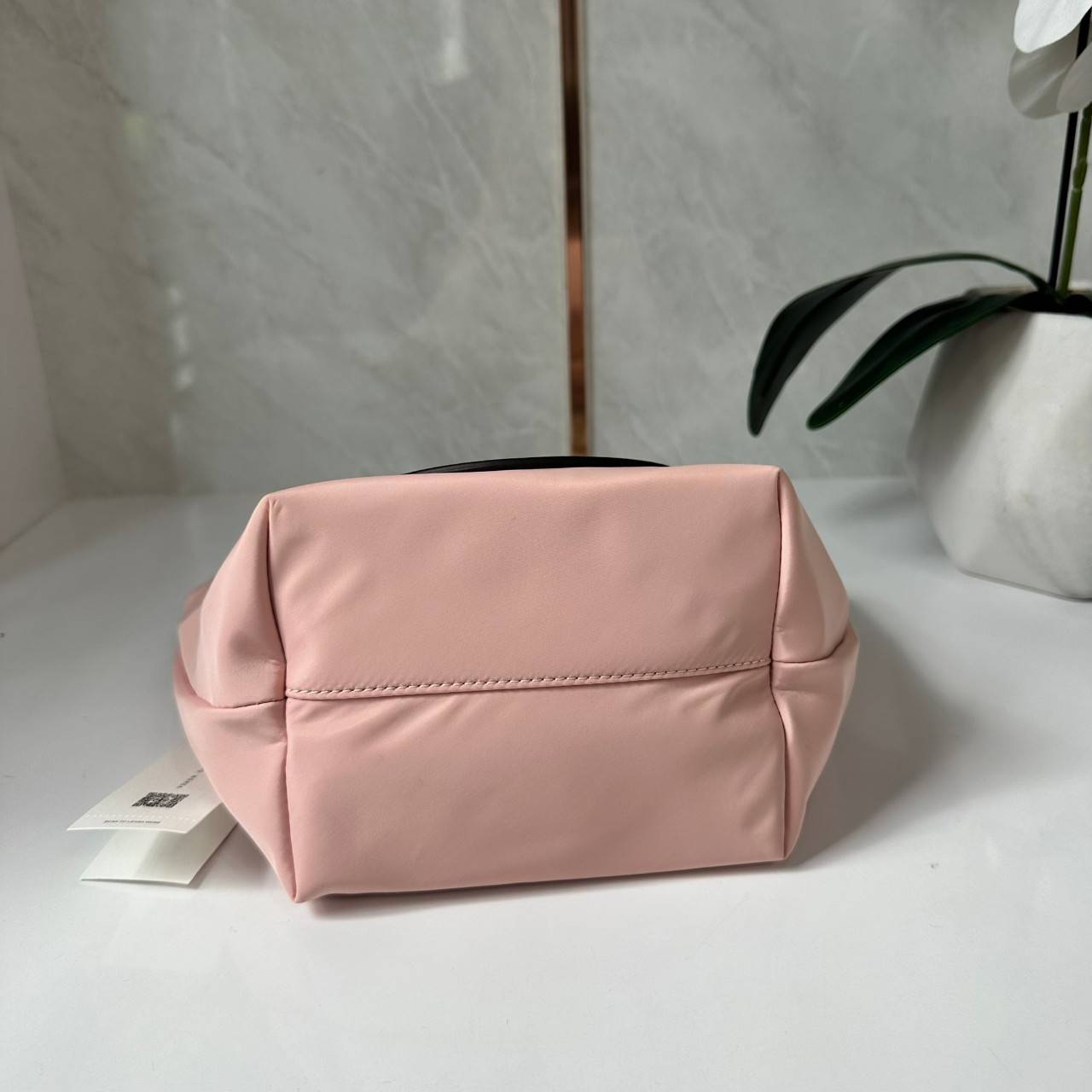 TORY BURCH Ella Chain Crossbody Nylon Bag กระเป๋าคล้องไหล่สายโซ่หรูหราโดดเด่นด้วยโลโก้หนังด้านหน้า สามารถปรับสะพายคอสบอดี้ สะพาลไหล่ได้