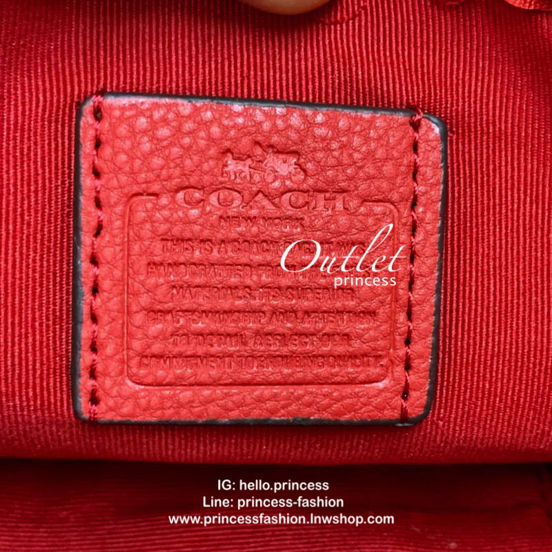 สีแดง ดำ ฟ้า COACH FACTORY OUTLET CROSSBODY POUCH IN PEBBLE LETHER BAG กระเป๋าสะพาย Crossbody วัสดุหนังแท้ลายโทโก น่าใช้มากๆ กระเป๋าแบบ 2 ซิป สามารถใส่มือถือได้ทุกรุ่น, พาสปอร์ต กระเป๋าสตางค์ใบสั้นของจำเป็นได้ครบ มีช่องเสียบบัตรให้ด้วย สายสะพายเลื่อนปรับร