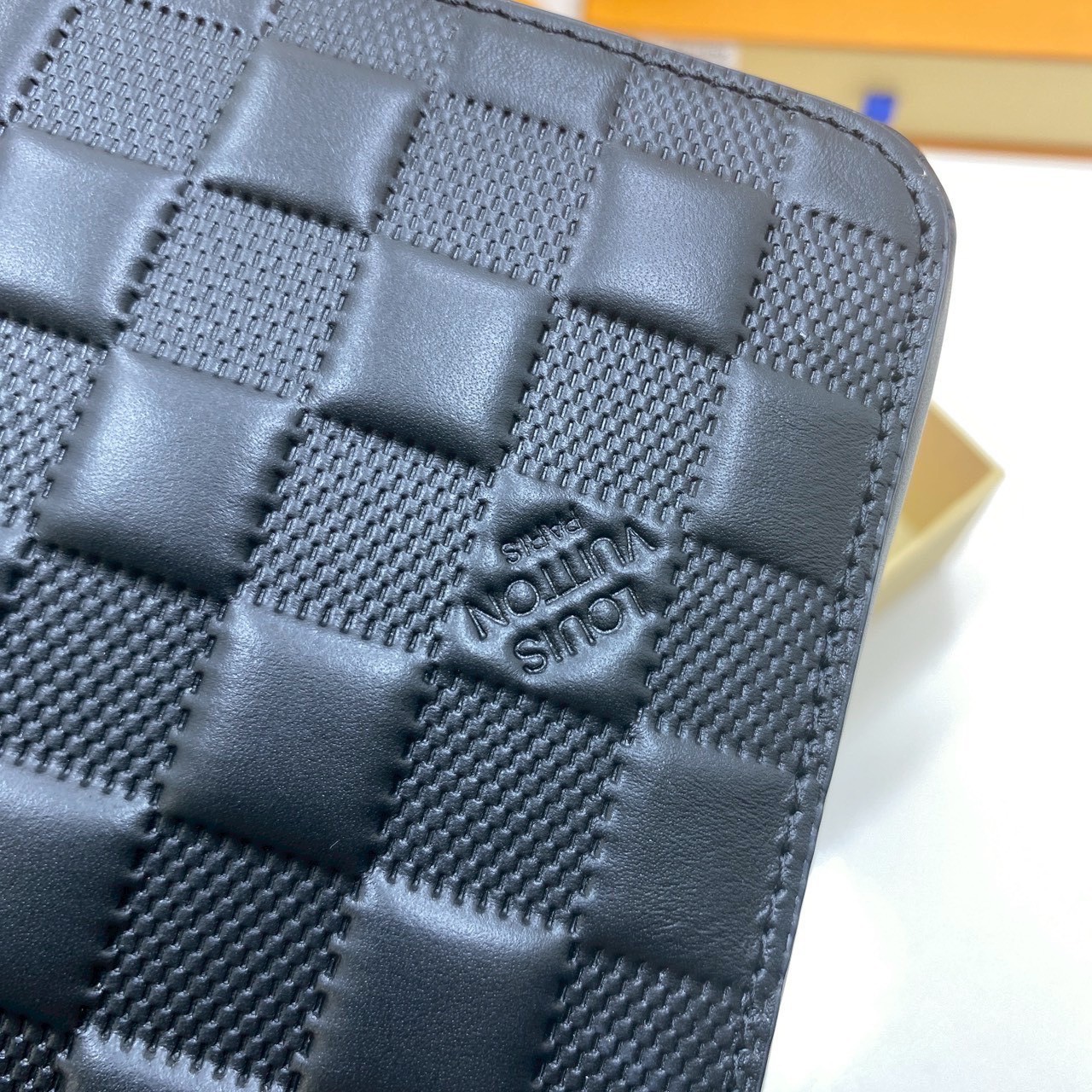 ORI หนังแท้ | LV Zippy XL Wallet Damier Infini Leather กระเป๋าสตางค์กึ่งพอชใบใหญ่ ซิปรอบพร้อมหูจับ สะดวกใช้งาน สีดำคลาสสิก งานหนังแท้ปั้มนูนสวยเด่นเป็นเเอกลักษณ์