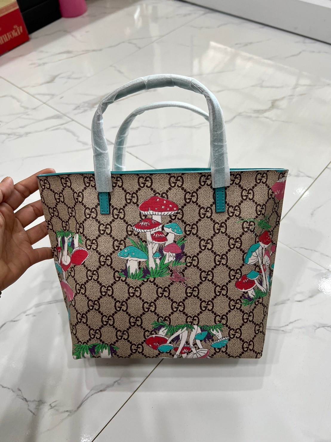 GUCCI Children's tote bag / Gucci kid tote / Gucci bag พร้อมส่งสต๊อกแน่น กับกระเป๋าโท้ทคิดท์ ไซส์น่ารักน่าใช้ ฮอตไม่หยุด เด็ดทุกดีไซน์ มีลายเข้าใหม่มากกว่าในรูปนะคะ **สินค้าเกรดออริจินอล 1:1 สลับแท้