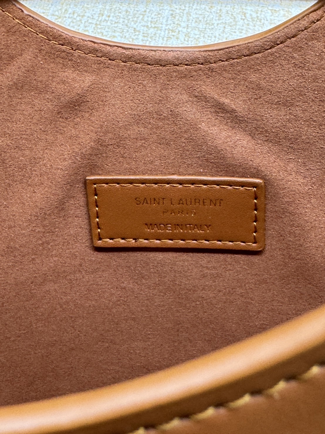 YSL CELIA MINI TOTE IN SMOOTH LEATHER / YSL Bucket Bag กระเป๋าสะพายทรงโท้ทมือจับในตัว รุ่นใหม่ทันสมัย งานหนังเต็มใบ เกรดออริ 1:1 ใช้งานต่างประเทศได้