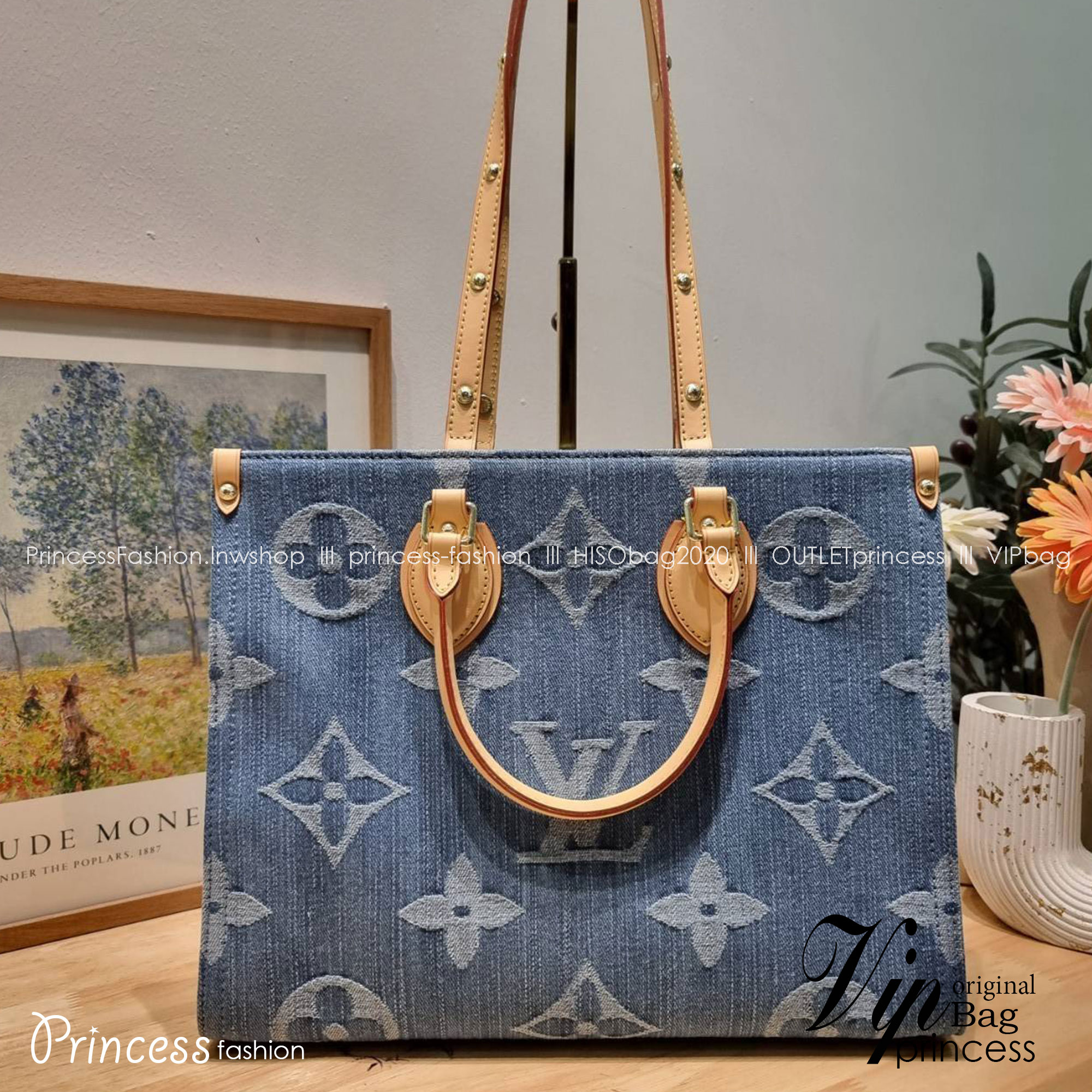 LV OnTheGo MM monogram denim tote bag ดีไซน์ใหม่รับซัทเมอร์! ห้ามพลาด! กับกระเป๋าทรงโท้ทสไตล์เดนิม ที่ใครเห็นต้องเป็นคลั่งรัก ผู้ดี หรูหราได้ทุกลุค ทุกสไตล์ มาพร้อมหูจับในตัวที่มีดีเทลหมุดตลอดเส้น หรือจะเกี่ยวสายครอสสะพายก็อัพลุคได้เลย