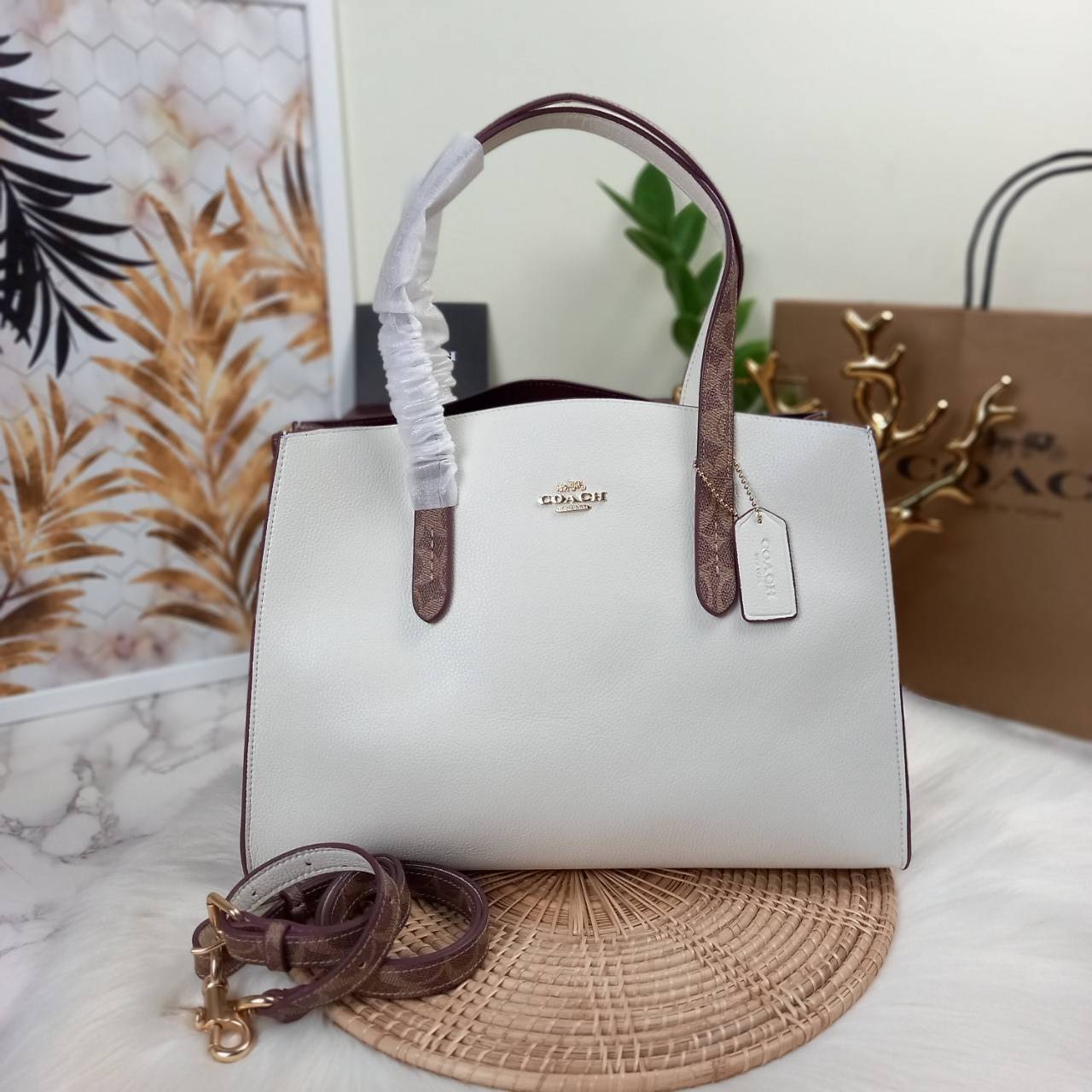 COACH CHARLIE CARRYALL IN SIGNATURE CANVAS (31210) ðšāđāļĢāļĩāļĒāļāļŦāļĢāļđ āļāļĨāļēāļŠāļŠāļīāļ//āļāļĢāļ°āđāļāđāļēāļāļ·āļ āļāļĢāļ°āđāļāđāļēāļŠāļ°āļāļēāļĒ āļāļĢāļ TOTE āļŠāļļāļāļŦāļĢāļđāļŦāļĢāļē āļāļĩāđāļāļāđāđāļāđ āđāļĄāđāļāļģāđāļ// āļ§āļąāļŠāļāļļāđāļāļāļ§āļēāļŠ āļāļŠāļĄāļŦāļāļąāļāđāļāđāļāļļāļāļ āļēāļāđāļĒāļĩāđāļĒāļĄ āļĢāļđāļāļāļĢāļāđāļāļāđāļāđāļ āļĨāļēāļĒ SIGNATURE āļŠāļ§āļĒāļĄāļēāļ// āļāđāļēāļāđāļāļĄāļĩ 2 āļāđāļāļāđāļĨāđāļāļāļ§āđāļēāļ āđāļĨāļ°āļāļĩāļ 1 āļāđāļāļāļāļīāļāļ