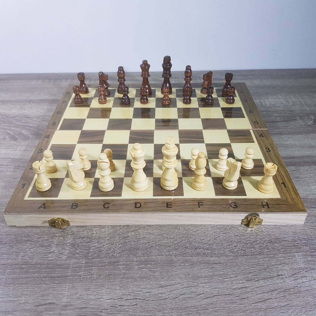 ชุดหมากรุกสากลไม้ตัวไม้กระดานไม้แม่เหล็กมีกล่องเก็บตัวหมากขนาดกระดาน39x39cm.