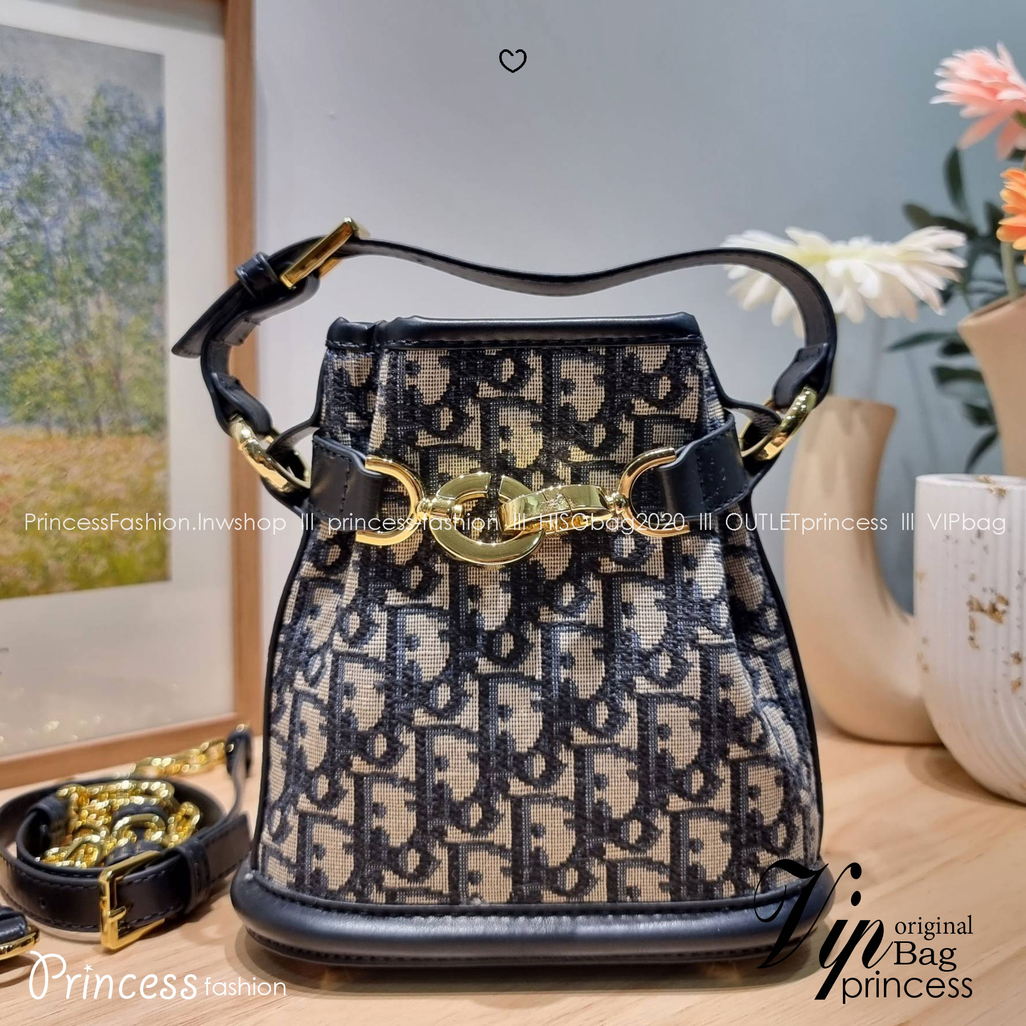 DIOR Small C'est Bag Oblique Jacquard กระเป๋าสะพายสุดคลาสสิค ดีไซน์หรู ไซส์เล็กกะทัดรัด ใช้งานง่าย สะพายได้ทุกโอกาส ไอเท็มร้อนแรง ดีเทลสวยไม่ซ้ำใคร