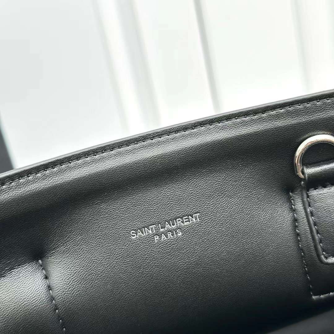 YSL TOTE BAG / SAC DE JOUR BABY IN SMOOTH LEATHER กระเป๋าสะพายทรงโท้ท จุของได้เยอะ เกรดออริ 1:1 เทียบแท้