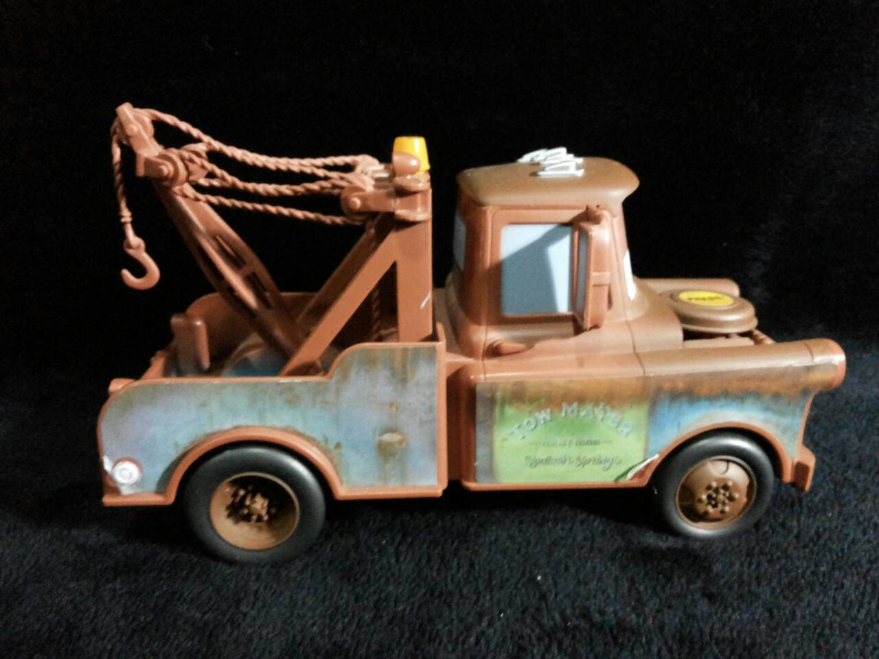 DISNEY/PIXAR CARS TOW MATER TALKING AND LIGHT UP 8" มือสองสภาพดีมากค่ะ