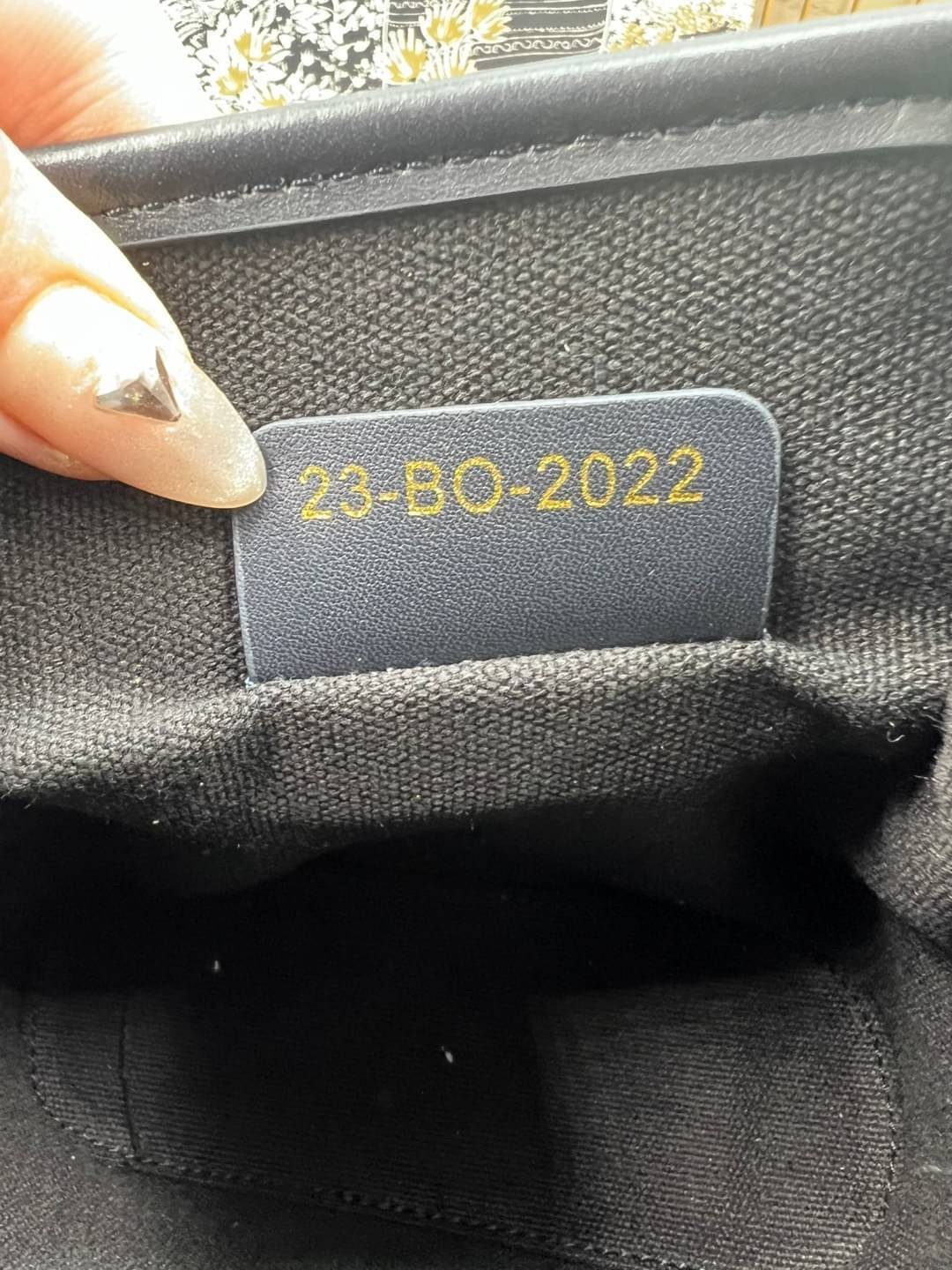 DIOR SMALL C'EST 17 cm / Dior bucket bag รุ่นใหม่สวยหรู ดูแพงมากค่ะ กระเป๋าสะพายบัคเก็ต รูปทรงคลาสสิค ใช้งานง่ายภายในโล่งกว้างมาก สวยมาก ควรมีค่า