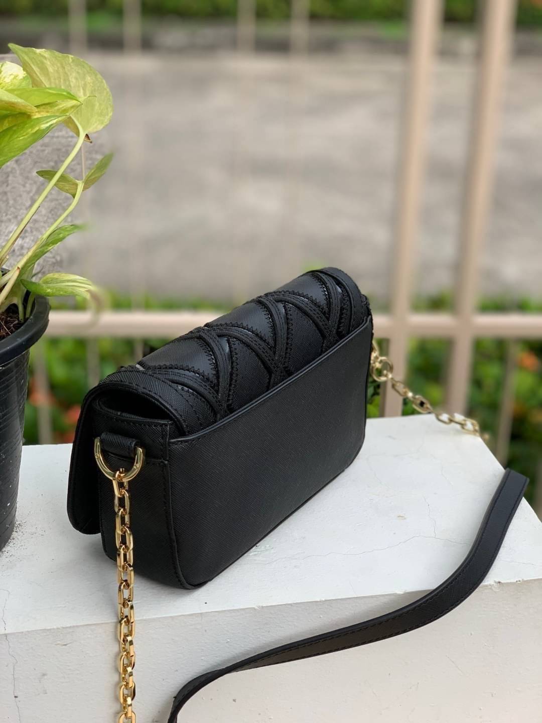 ของแท้ 💯% 】Tory Burch Shoulder Bag Robinson Patchwork Mini Chain กระเป๋าสะพายทรงครอสบอดี้ ที่ดูเรียบง่ายแต่ยังคงเสน่ห์ความเป็นTory ด้วยโลโก้ที่เป็นซิกเนเจอร์