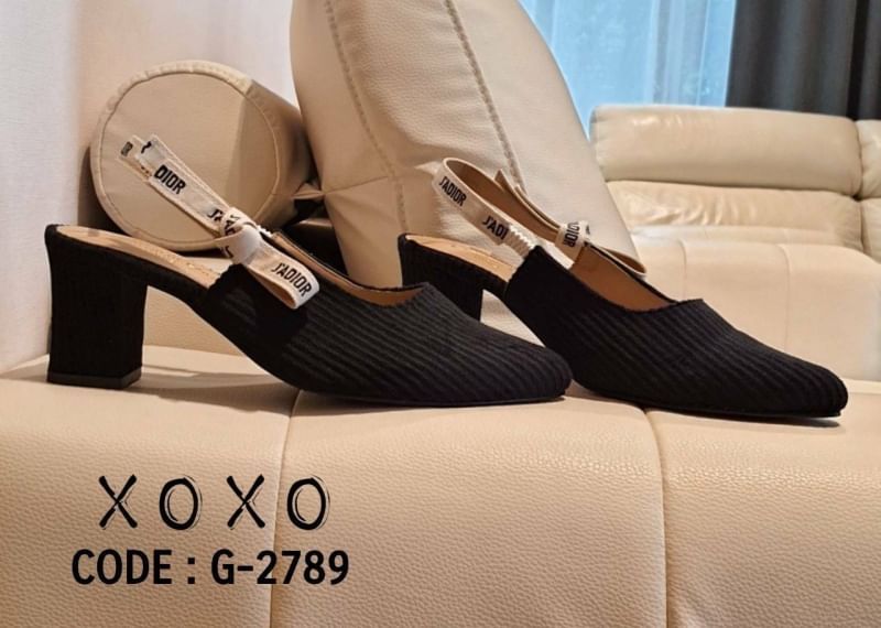 Christian dior Thick Low Heel Shoes งานสวม ชนช้อป วัสดุผ้าลายลูกฟูก นุ่มมาก ส้นแท่ง ใส่สบายไม่เมื่อย น้ำหนักเบา แมทส์ชุดง่าย