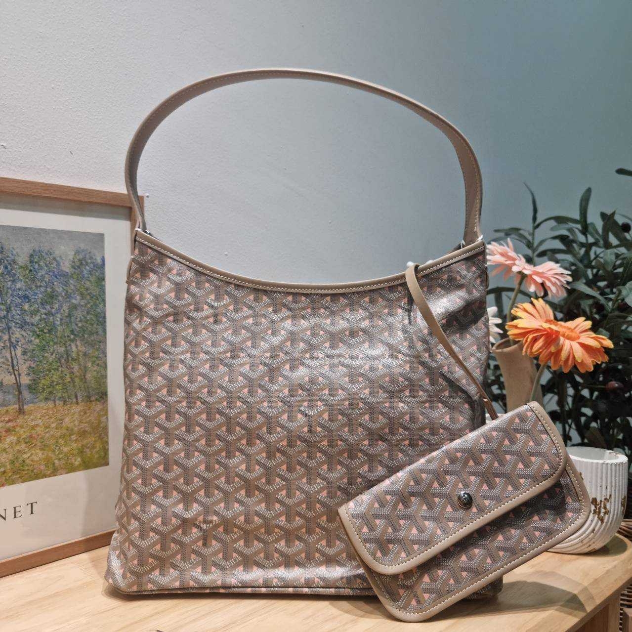 GOYARD BOHEME HOBO BAG กระเป๋าโฮโบใบใหญ่ พร้อมใบลูก มาในสีลิมิเต็ดรุ่นที่ตามหา สวยเด่นเป็นเอกลักษณ์ด้วยลวดลายตัว Y เต็มผืน