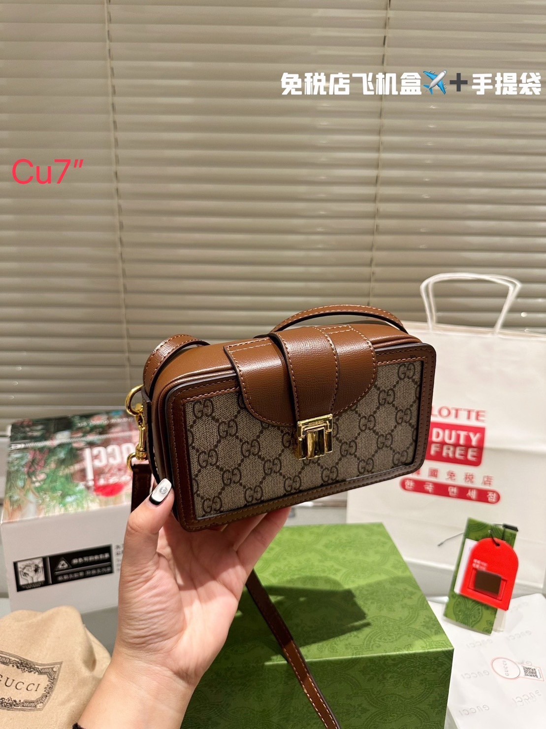 GUCCI GG Mini Bag With Clasp Closure / GUCCI MINI BAG พร้อมส่งที่ไทย กระเป๋าสะพายทรงคลาสสิค ไซส์ใหม่กะทัดรัด ใช้งานคล่องตัว ได้ทั้งชายหญิง รุ่นตามหา