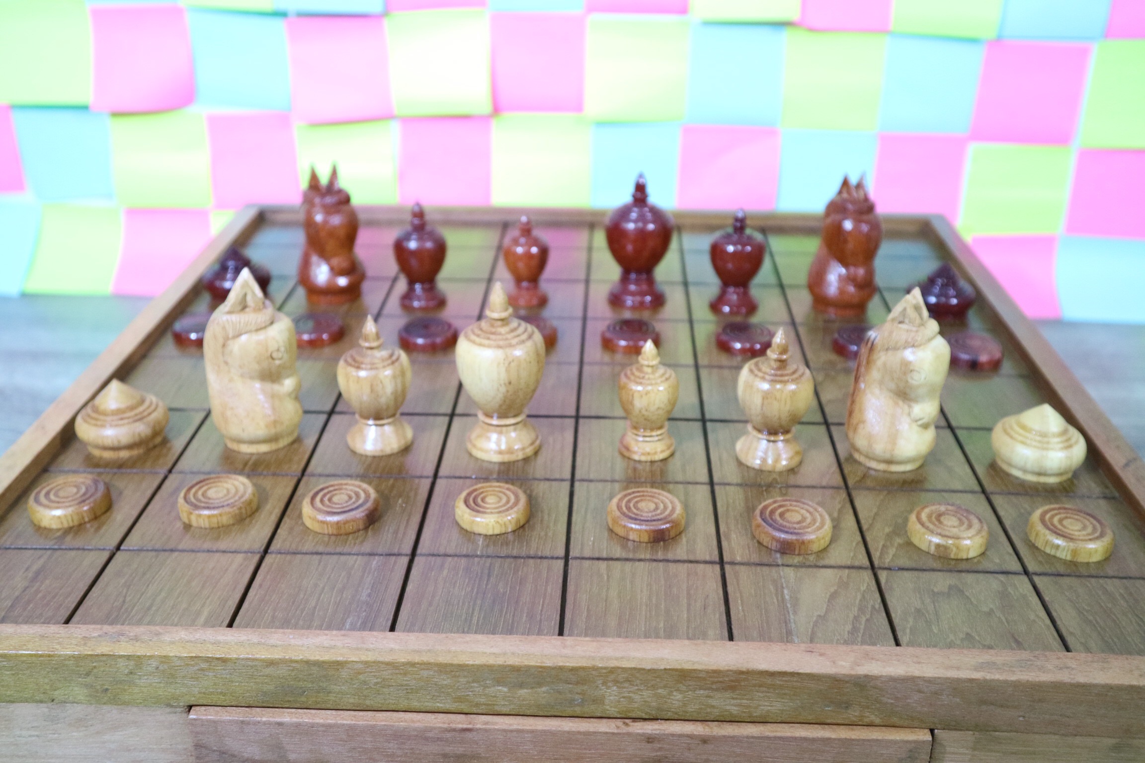 ชุดหมากรุกไทยกระดานลิ้นชักพร้อมตัวหมากชุดราเธยะ