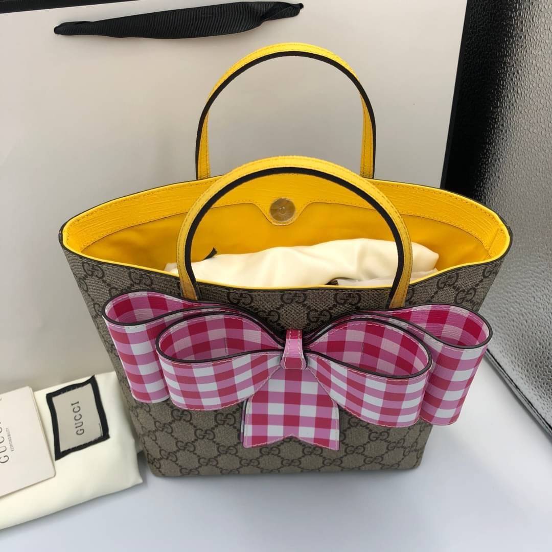 VIP 】Animal-Friendly Gucci Kid GG Supreme Tote Bag งานหนังแท้ทรงตั้งสวย ขนาดกะทัดรัด จุของได้เยอะ ใช้ได้ทั้งเด็กและผู้ใหญ่ น่ารักมากค่ะ