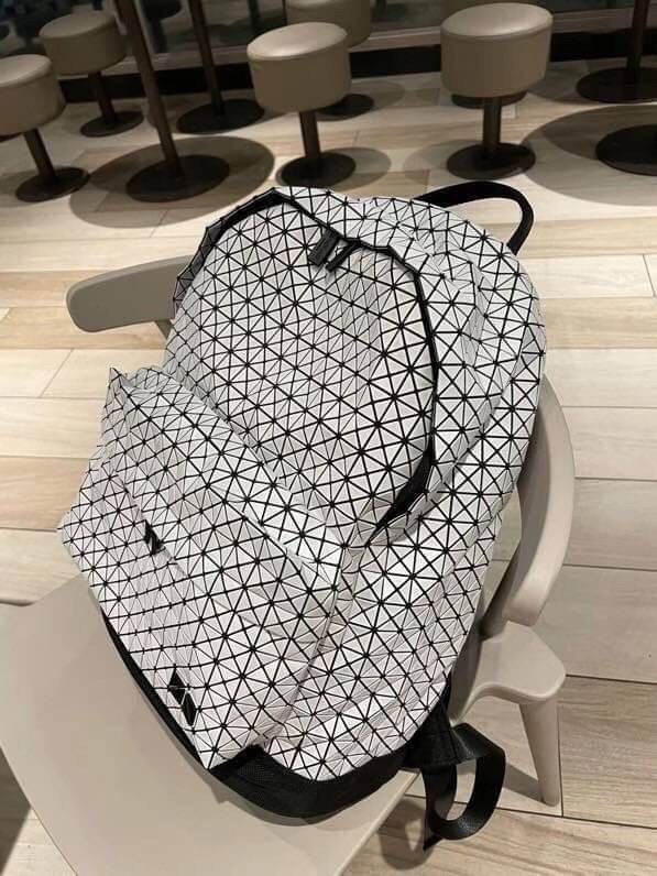 VIP GIFT 】BAOBAO ISSEY MIYAKE Kuro Daypack Backpack