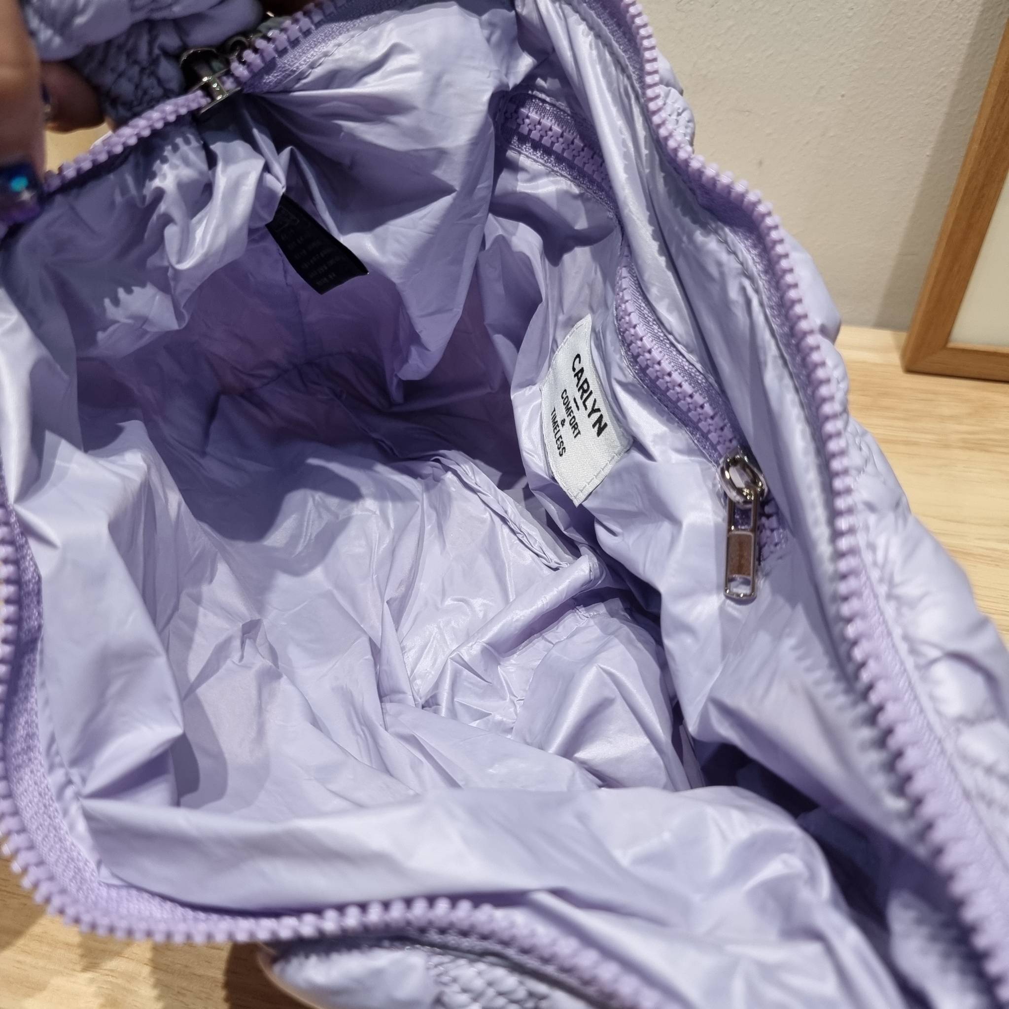 Carlyn cozy bag / Carlyn glaze bag 13 สีพร้อมส่ง อีกหนึ่งคอลเด็ด ที่ฮิตแบบฉุดไม่อยู่ กับไอเท็มนุ่มนิ่มจากเกาหลี พร้อมสีใหม่ล่าสุด กระเป๋าสะพายก้อนเมฆสุดเก๋ ที่สามารถใช้ได้หลากหลาย