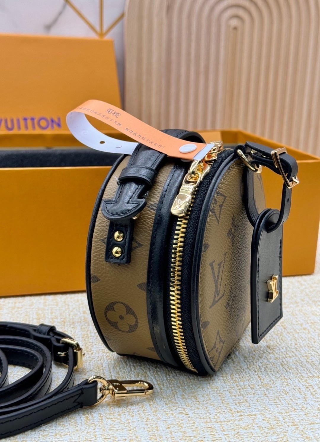 สลับแท้ Top ORI | LV Mini Boite Chapeau / lvpetite กระเป๋าคาดเอว พร้อมสายสะพายข้างได้ หนังแคนวาสแท้ เกรดดีสุด 🤍 เกรดเทพออริจินอล สลับแท้ 1:1 ภาพถ่ายจากงานขายจริง ใช้งานต่างประเทศได้