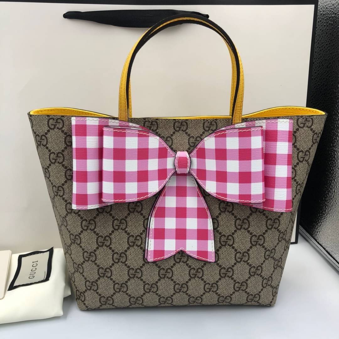 VIP 】Animal-Friendly Gucci Kid GG Supreme Tote Bag งานหนังแท้ทรงตั้งสวย ขนาดกะทัดรัด จุของได้เยอะ ใช้ได้ทั้งเด็กและผู้ใหญ่ น่ารักมากค่ะ