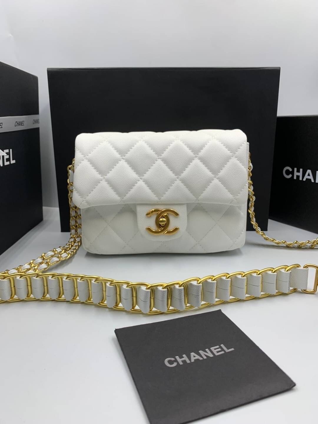 หนังแท้ VIP GIFT CHANEL Small Black Quilted Caviar Classic Flap Coin Charm Soul Chain คอลเลคชั่นใหม่ล่าสุดเลยค่ะ สายสะพายเก๋มาก ห้อย charm วงกลมสีทอง หนังคาเวียสีดำขนาด 8.5” ใส่ iPhone ได้ทุกรุ่นใส่ได้สบายๆ เลยค่ะ รุ่นใหม่เริ่ดมากจ้า
