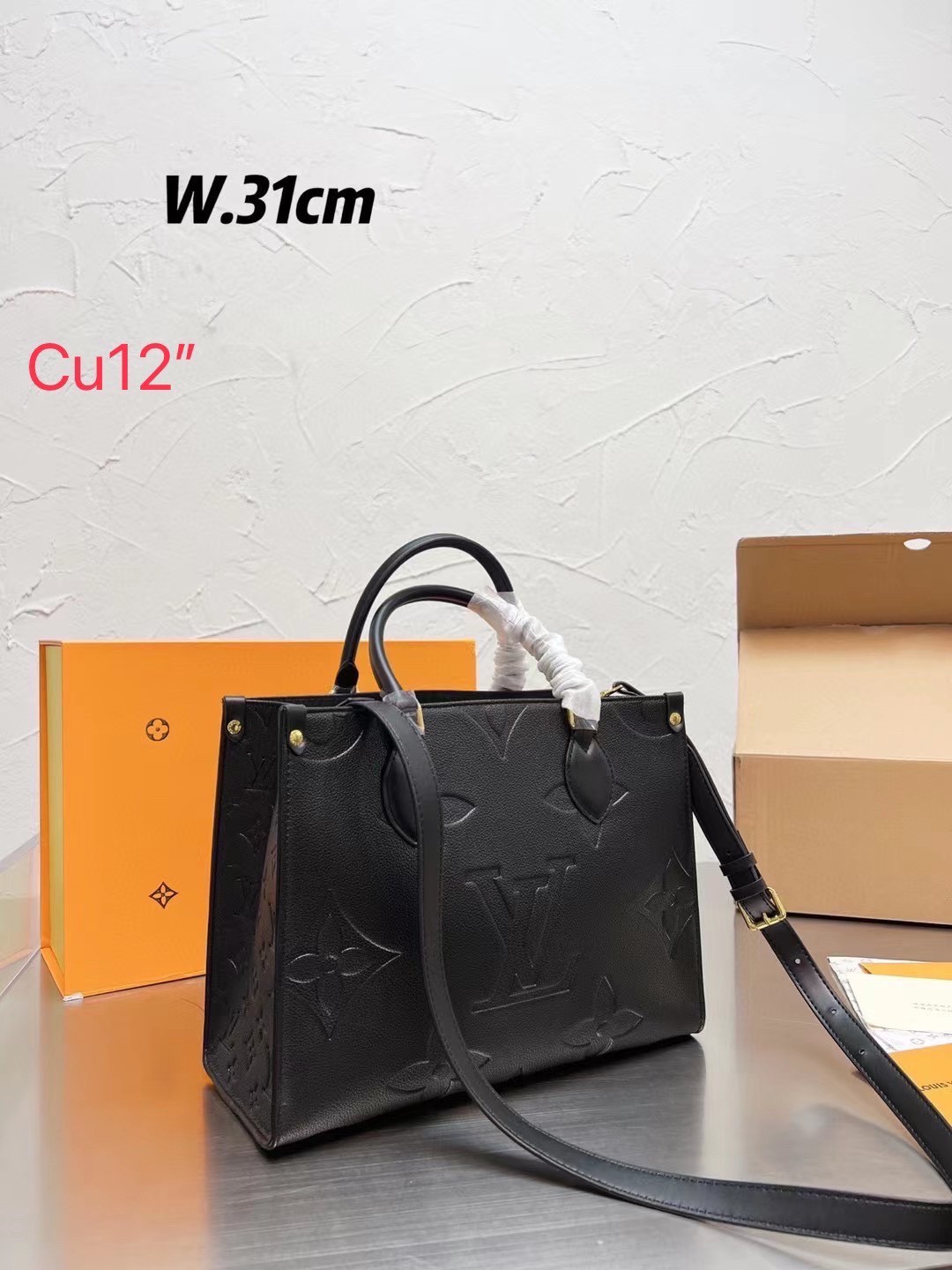 พร้อมส่ง 3 ไซส์ 💖💖 LV OnTheGo Leather Handbag / LV Tote Crossbody Bag กระเป๋าทรงโท้ทเวอร์ชั่นดั้งเดิม งานหนังเต็มใบสีดำคลาสสิค ผู้ดี หรูหรา โทนสีใช้งานง่าย ได้ทุกลุค ทุกสไตล์