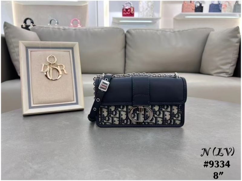 DIOR 30 Montaigne East-West Bag with Chain กระเป๋าสะพายรุ่นใหม่ ฝาพับแบบหนังสวยหรู ขนาดน่ารักสุดฮอต ที่สาวๆต้องไม่พลาด ทรงสวยมีกิมมิคในตัว ดูแพง ดีไซน์ย้อนยุคเป็นเอกลักษณ์