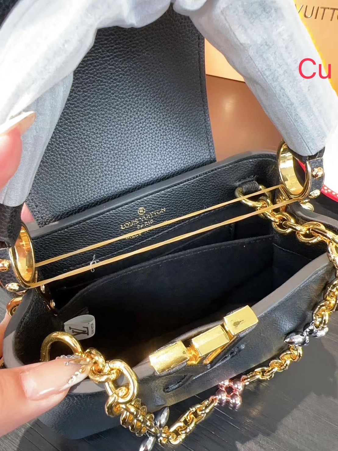 LV Capucines BB top handle / LV BAG พร้อมส่ง 6 สี ที่สุดของความสวยในราคาเบาๆ กระเป๋าถือสุดหรู ดีไซน์ทรงคลาสสิค พร้อมสายโซ่อะไหล่ทองหรูหรา