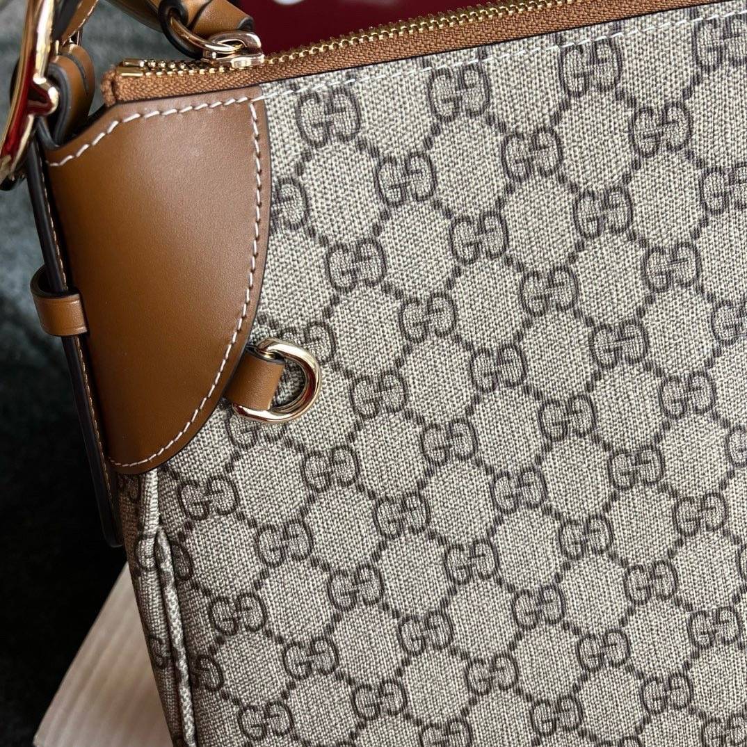สลับแท้ GUCCI GG Emblem medium shoulder bag กระเป๋าสะพายทรงใหม่สวยคลาสสิค เกรดหนังแท้ แคนวาสแท้ พิมพ์ลายคมชัด 🤍 เกรดออริจินอล สลับแท้