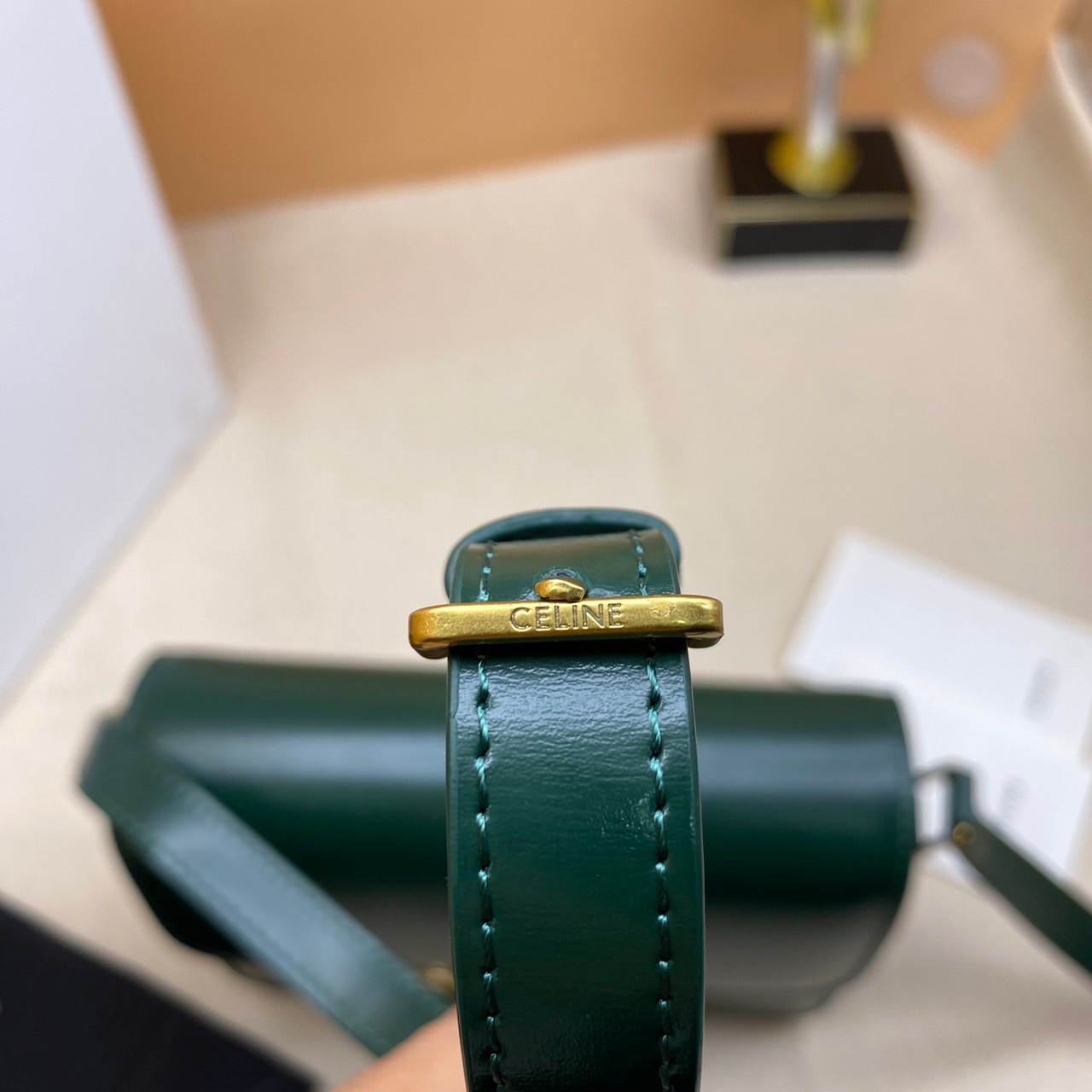 MEDIUM 22cm : CELINE CLASSIQUE TRIOMPHE BAG IN SHINY CALFSKIN / Celine Triomphe Bag / Celine Bag พร้อมส่ง 10 สี เกรดออริ 1:1 กระเป๋าแบรนด์หรูที่ควรมีแห่งปี