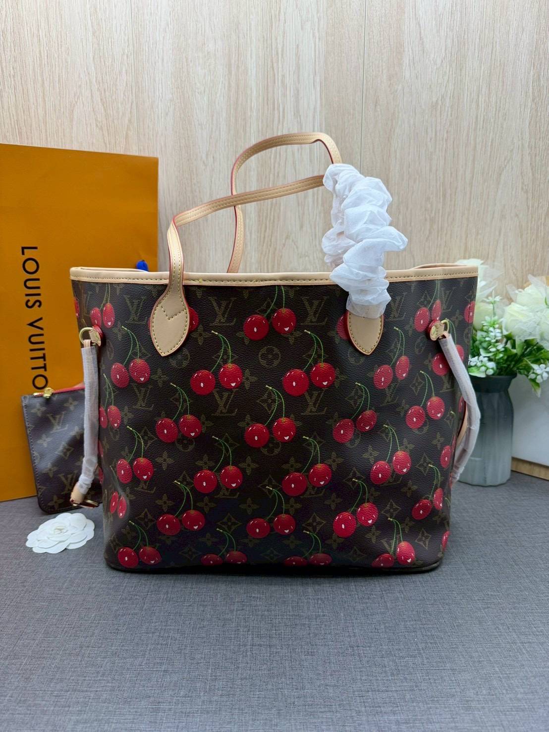 ORI หนังแท้ | LV x TM - Neverfull MM Bag Monogram cherry canvas / LV Tote Bag กระเป๋าสะพายทรงโท้ทใบใหญ่ ลายเชอรี่น่ารักสดใส