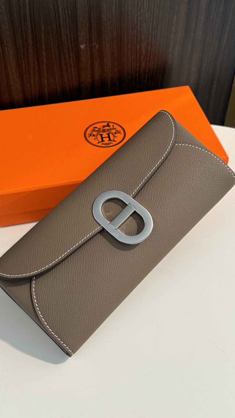 HERMES Chaine d'Ancre To Go wallet กระเป๋าถือสะพายแบรนด์หรู ดีไซส์กระเป๋าสตางค์ใบยาว Long wallet in Epsom Saddle-stitch เกรดออริ สลับแท้ 1:1 ใช้งานต่างประเทศได้