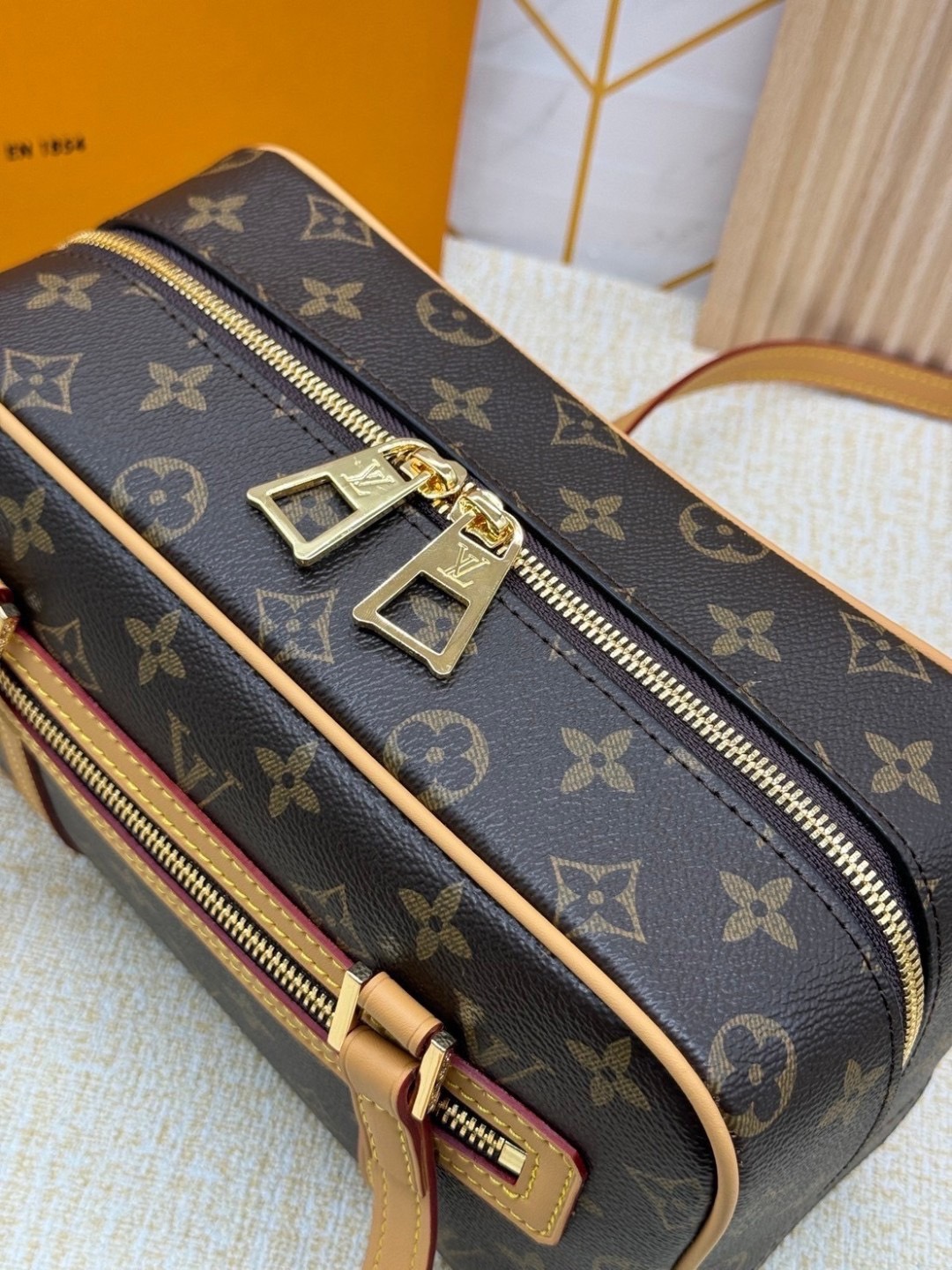 LV Cite 2022 Monogram Canvas Handbags กระเป๋าสะพายรุ่นวินเทจยอดนิยม ไฮคลาสตลอดกาล เกรดออริ 1:1 ใช้งานต่างประเทศได้