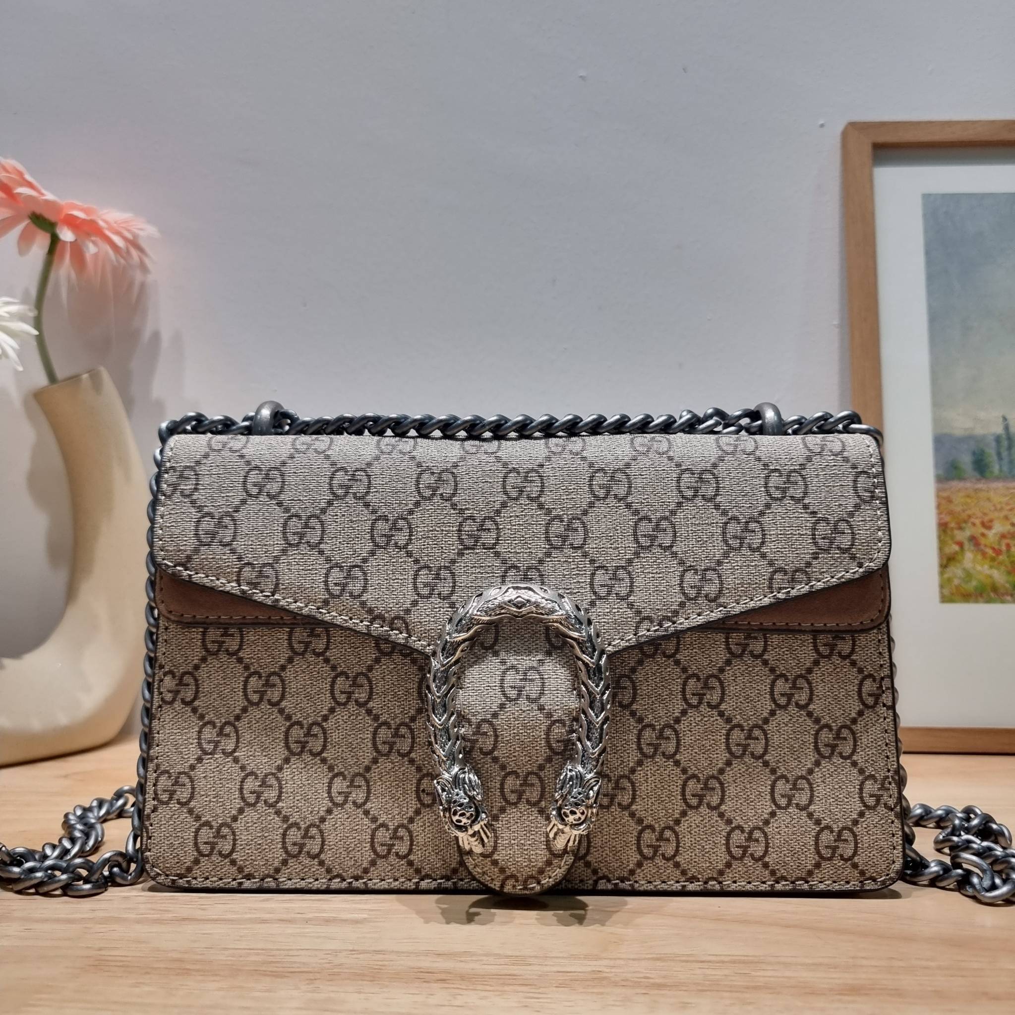 GUCCI GG DIONYSUS SHOULDER BAG / DIONYSUS GG SMALL SHOULDER BAG / GUCCI BAG พร้อมส่งที่ไทย กระเป๋าสะพายรุ่นที่สาวๆต้องไม่พลาด!! ดึงดูดและสะกดสายตาด้วยอะไหล่ดีเทลหรู