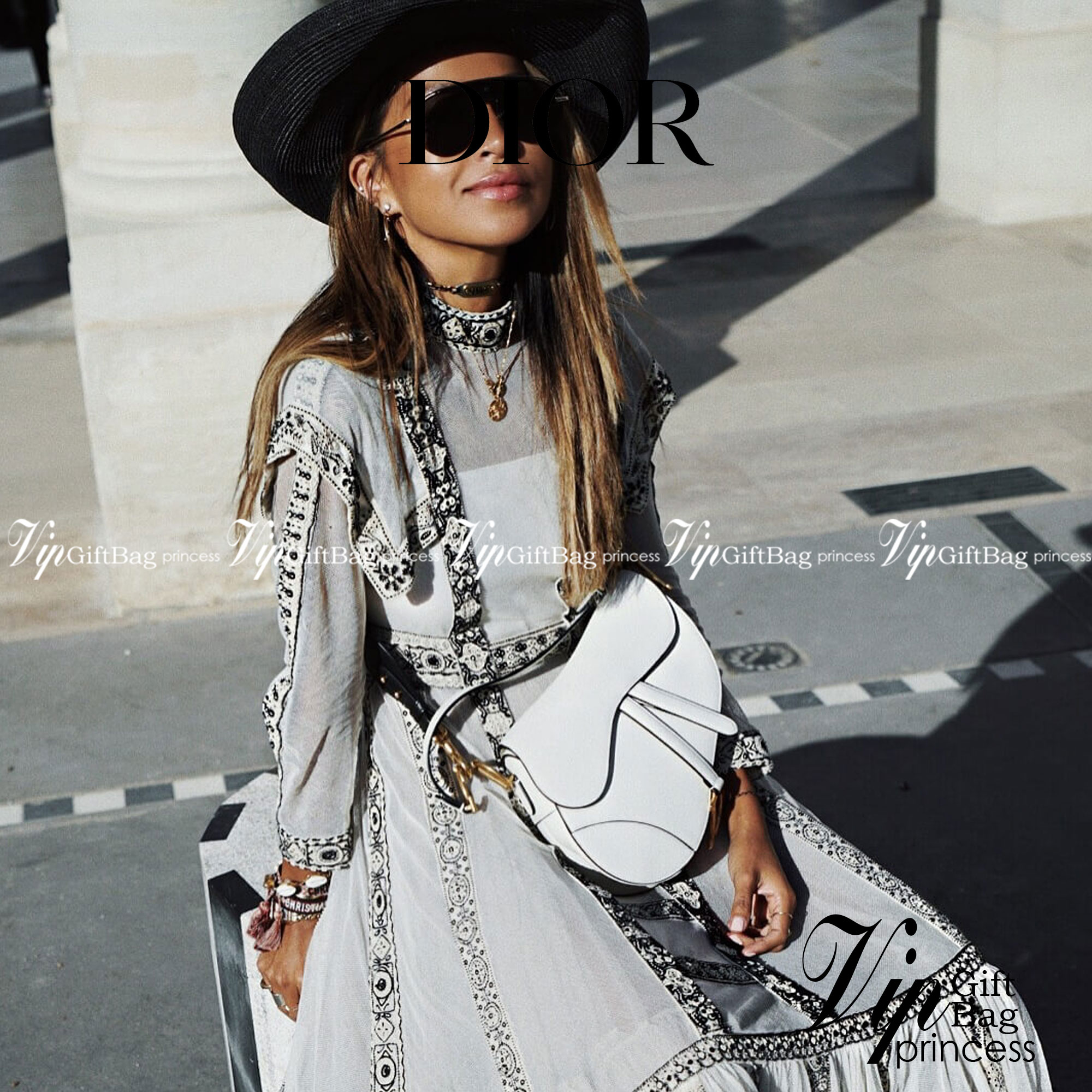 หนังแท้ DIOR SADDLE BAG with strap กระเป๋ารุ่นยอดนิยมตามแบบฉบับแบรนด์ งานออริหนังแท้ทั้งใบ ใช้งานได้ 2 แบบ สะพายยาว CROSSBODY และสายสั้นถือได้เก๋ๆ ลุคนี้คูลสุดๆ เลยค่าา ภาพถ่ายจากสินค้าจริง! สวยมาก พร้อมส่งที่ไทยราคาสุดคุ้ม สาวๆ ห้ามพลาดค่ะ!