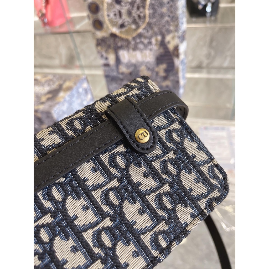 DIOR Small Saddle Pouch Belt with Chain กระเป๋าทรงพอช พร้อมสายสะพายหนังและสายโซ่ ปรับใช้งานได้ทั้งคาดอก/คาดเอว/หรือสะพายไหล่ได้ สายถอดได้ ถือเป็นพอชเก๋ๆ