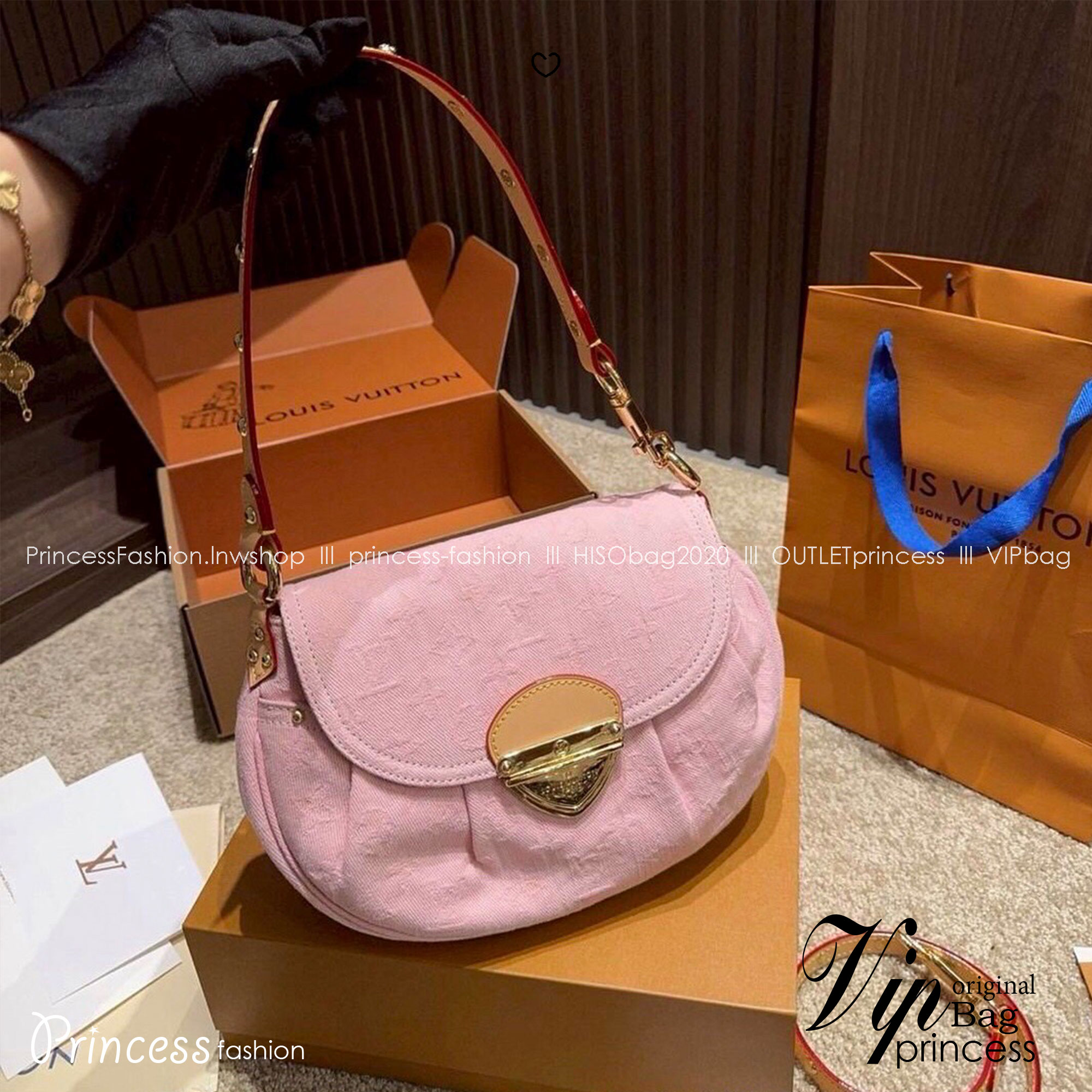 LV Sunset Monogram Denim Handbag Washed Pink กระเป๋าสะพายไหล่ทรงสวย สีใหม่ชมพูหวาน แรงมากฉุดไม่อยู่ กับกระแสคอลใหม่ lvremix ดีไซน์แบบตัวมัม y2k รูปทรง baguette สวยดูแพง ใบนี้ก็ฉ่ำสุดๆ