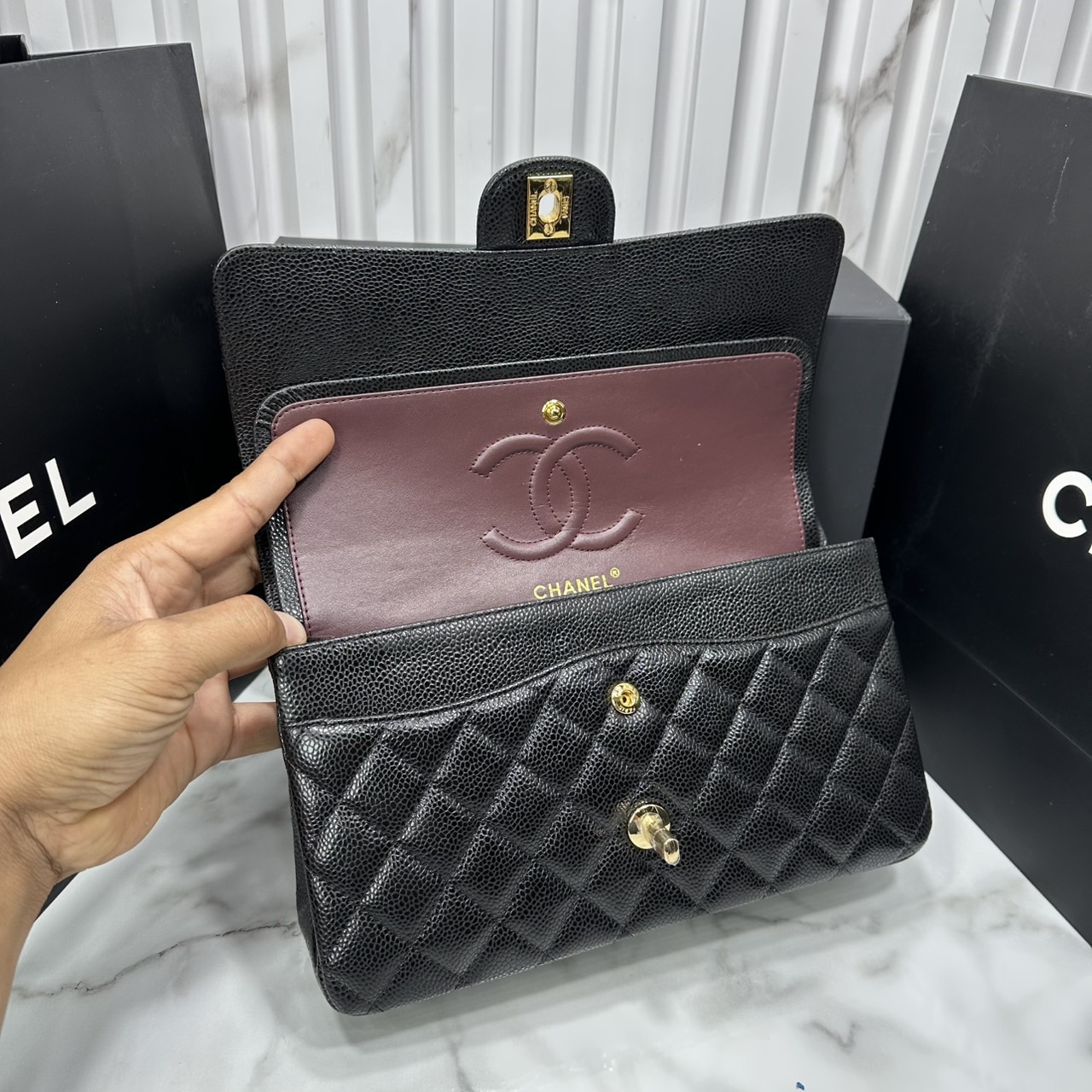 ORI หนังแท้ | ORI หนังแท้ | CHANEL Classic 25cm shoulder bag กระเป๋าสะพายรุ่นยอดนิยม หรูหราระดับตำนาน สวยงามเหนือกาลเวลา