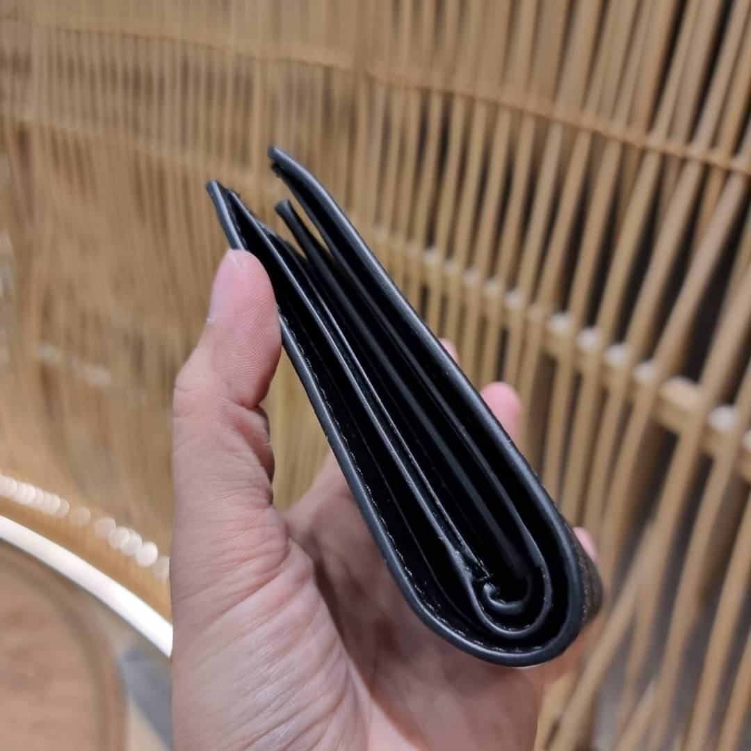 COACH DOUBLE BILLFOLD WALLET IN SIGNATURE CANVAS WITH WOLF MOTIF F31522 WITH GRAFFITI F37333 น้องชายสุดหล่อมาแล้ววว!! 😎 กระเป๋าสตางค์ใบสั้น เอาใจหนุ่มๆ ดีไซน์รูปหมาป่า สุดเท่ ด้านในกระเป๋าเป็นหนังแท้ มีช่องใส่บัตรเยอะ ใส่ธนบัตรได้ทุกชนิด และมี kee